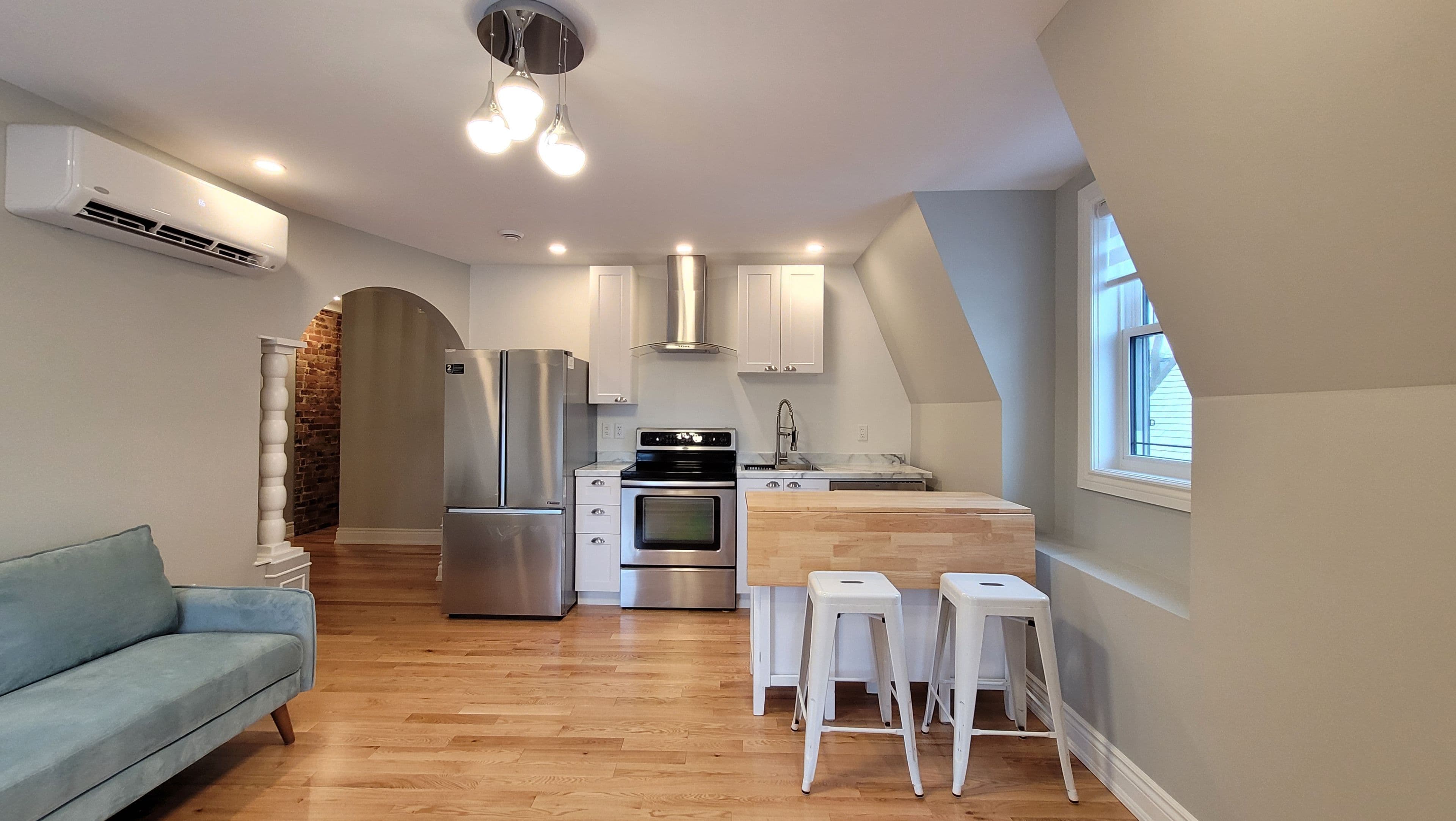 157 James Street 302, Ottawa Centre, ON K1R 5M4