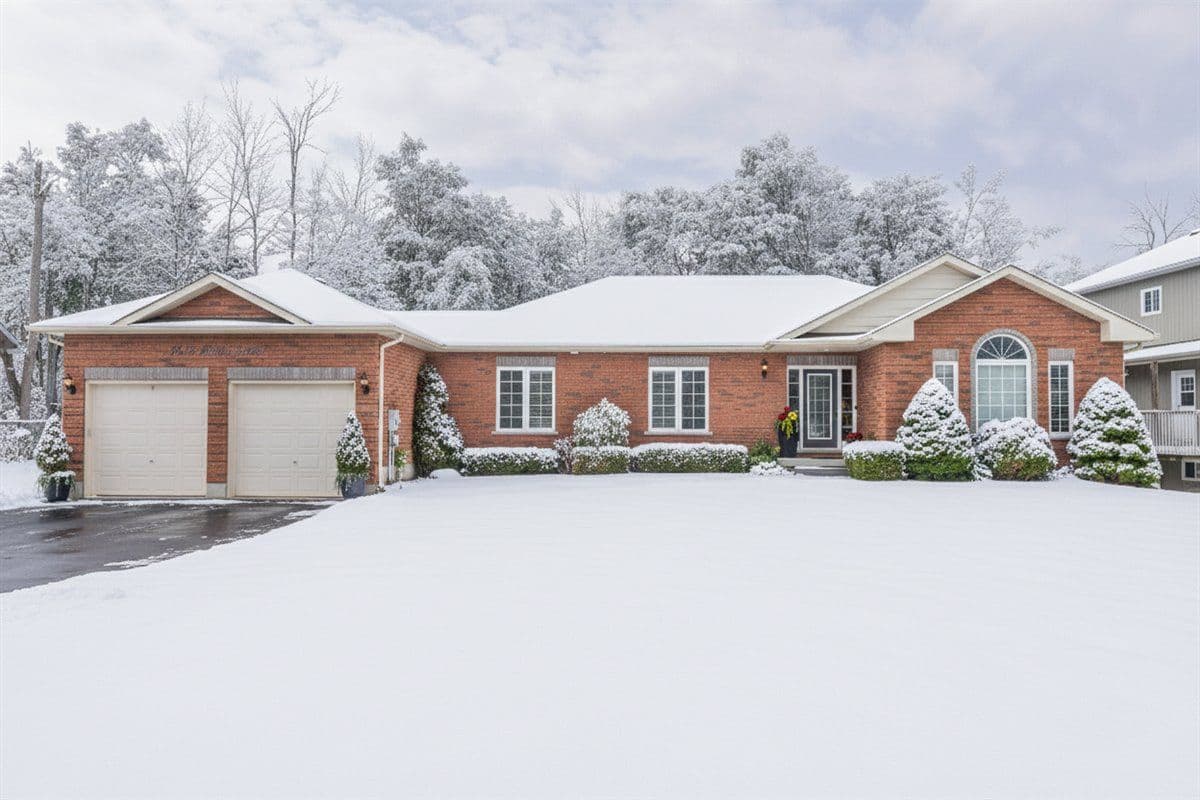 3618 Linda Street, Innisfil, ON L9S 2L2