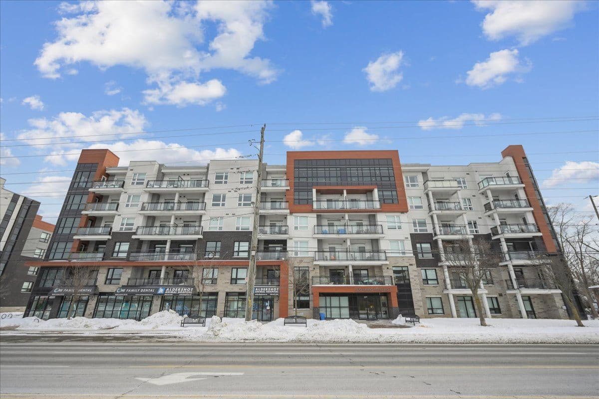 320 Plains Road E 211, Burlington, ON L7T 0C1