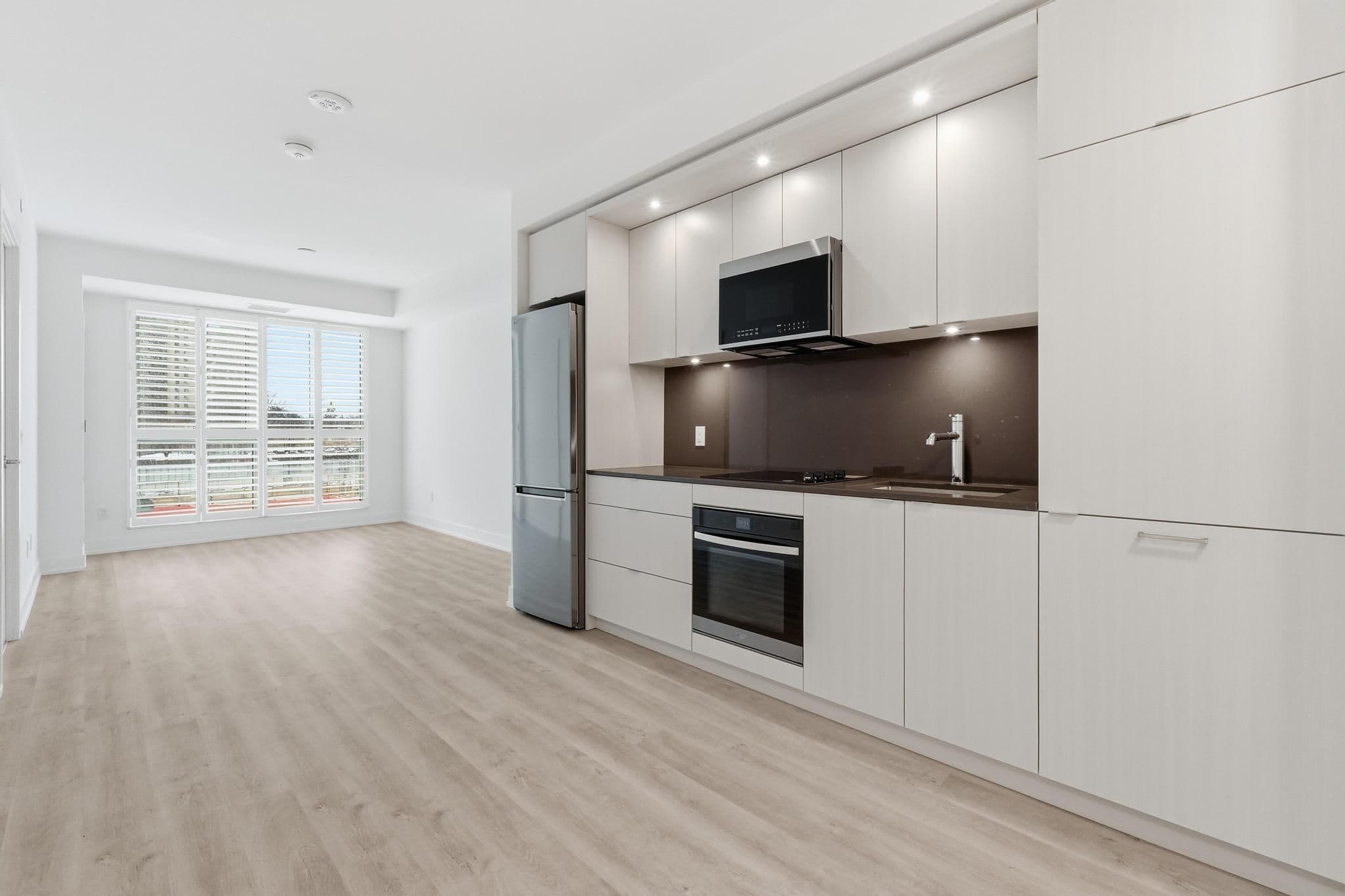 25 Cordova Avenue 318, Toronto W08, ON M9A 0E5