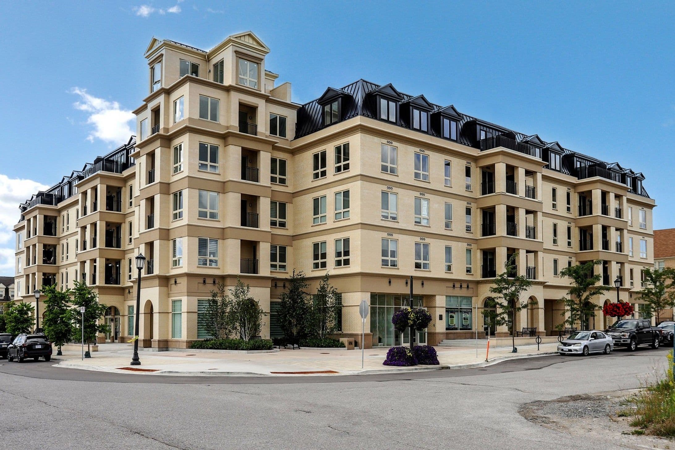 101 Cathedral High Street 313, Markham, ON L6C 3L8