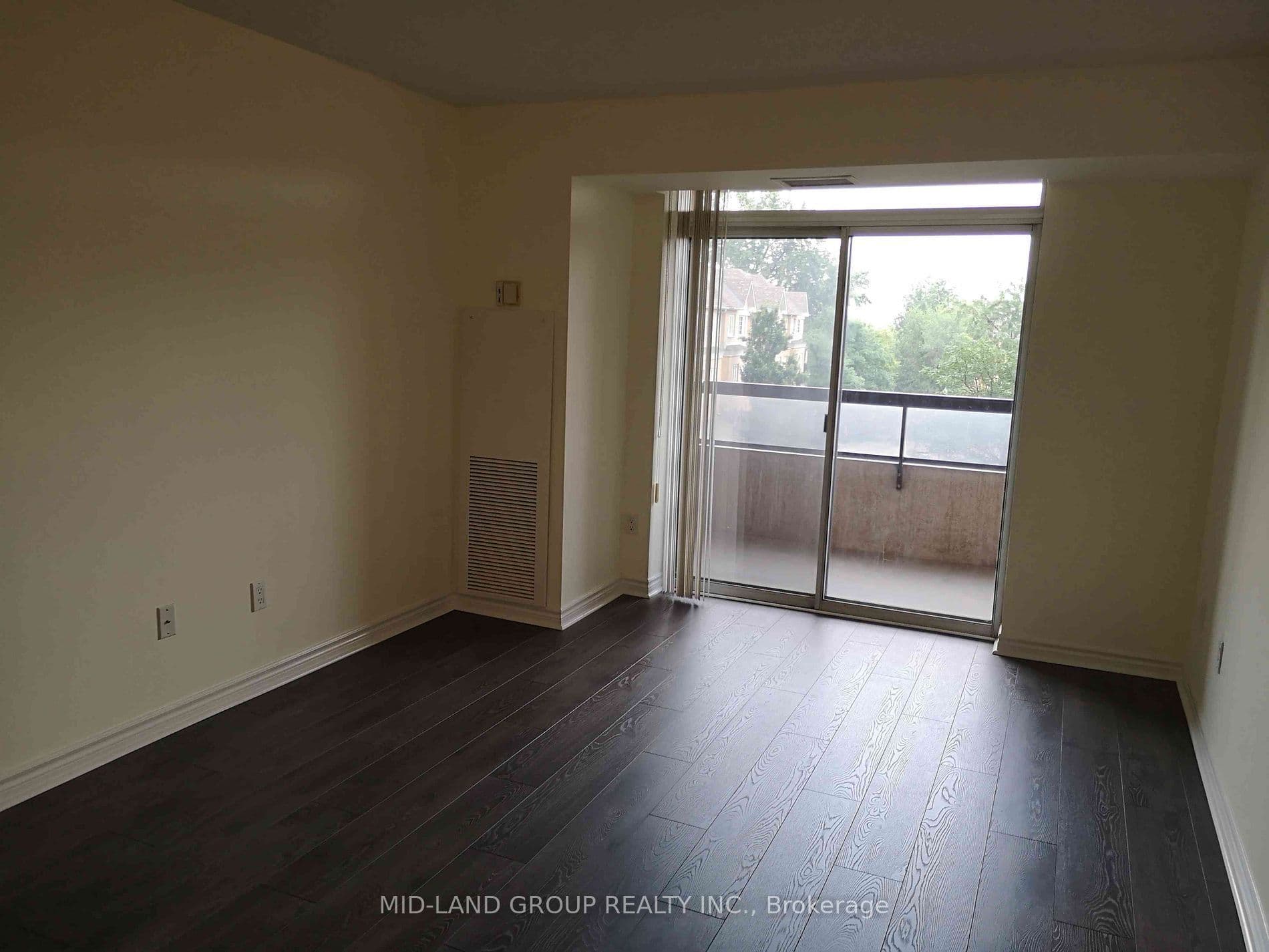 18 Sommerset Way 501, Toronto C14, ON M2N 6X5