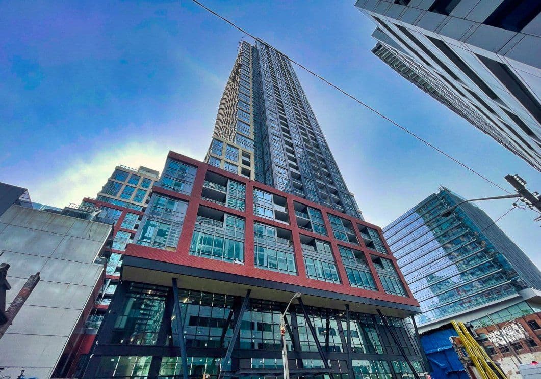 108 Peter Street 5005, Toronto C01, ON M5V 0W2