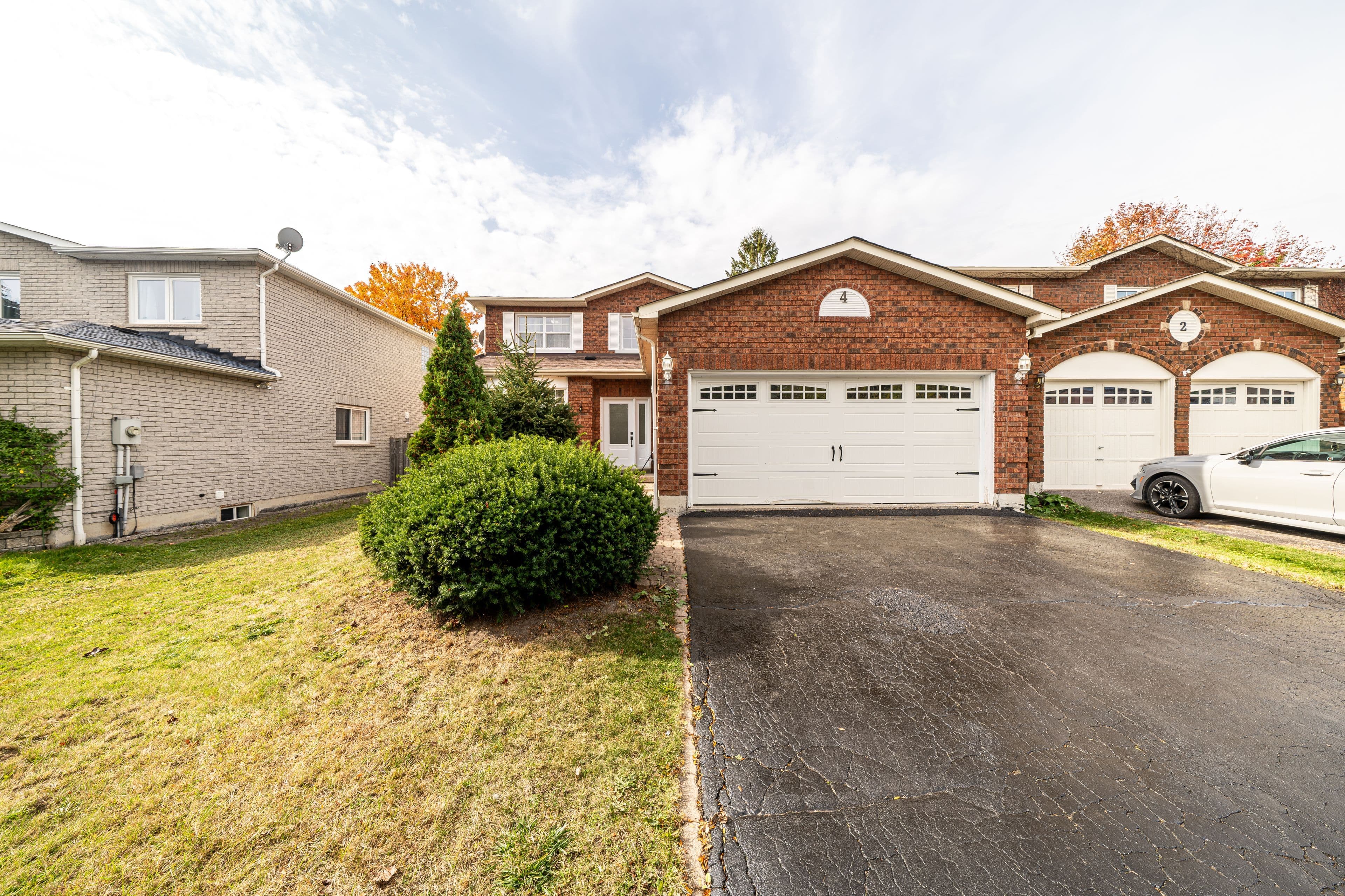 4 Broughton Court, Whitby, ON L1N 6Y8
