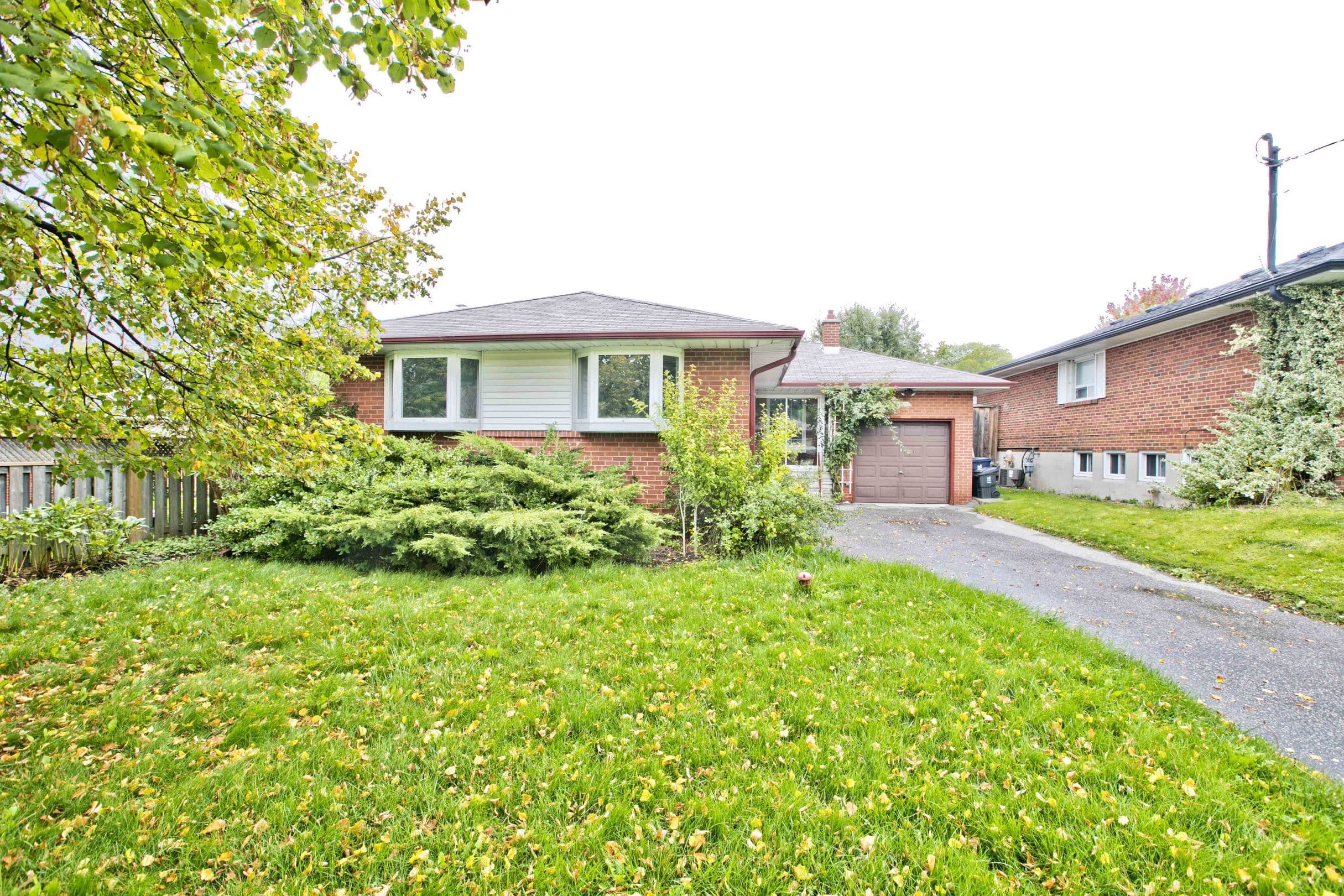 63 Hesketh Court, Toronto C13, ON M4A 1M5