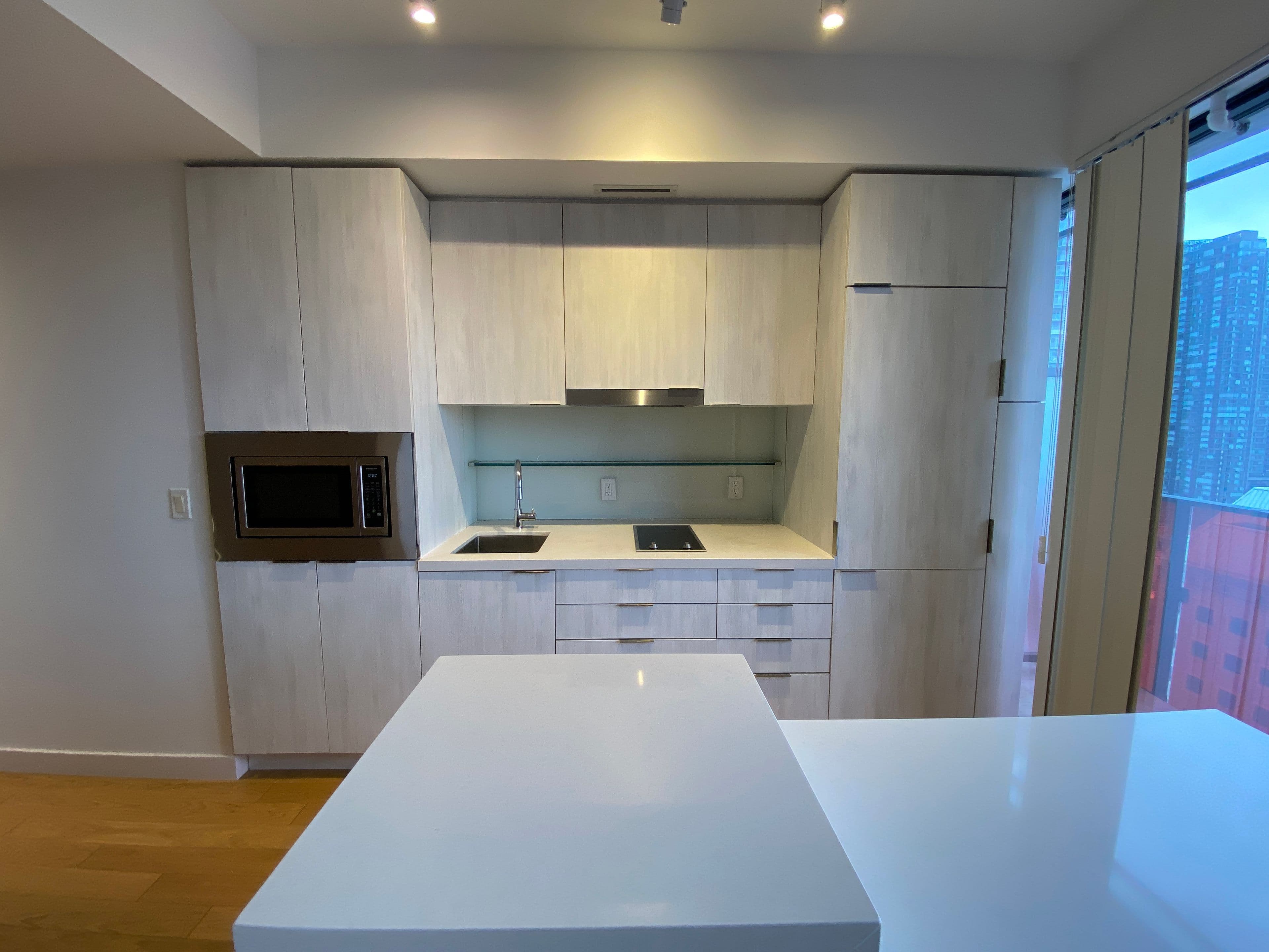 215 Queen Street W 1703, Toronto C01, ON M5V 0P5