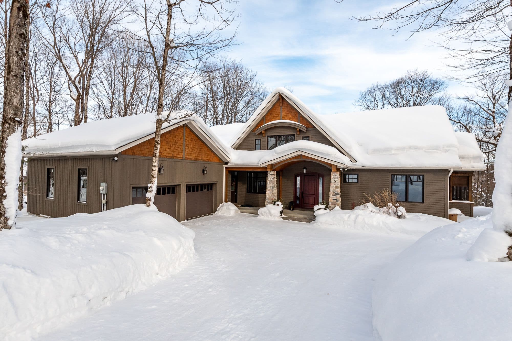 11 Forest Hill Lane, Huntsville, ON P1H 2N5