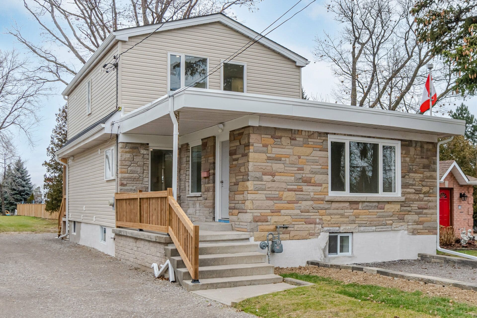9 Frances Avenue, Hamilton, ON L8E 2Y6