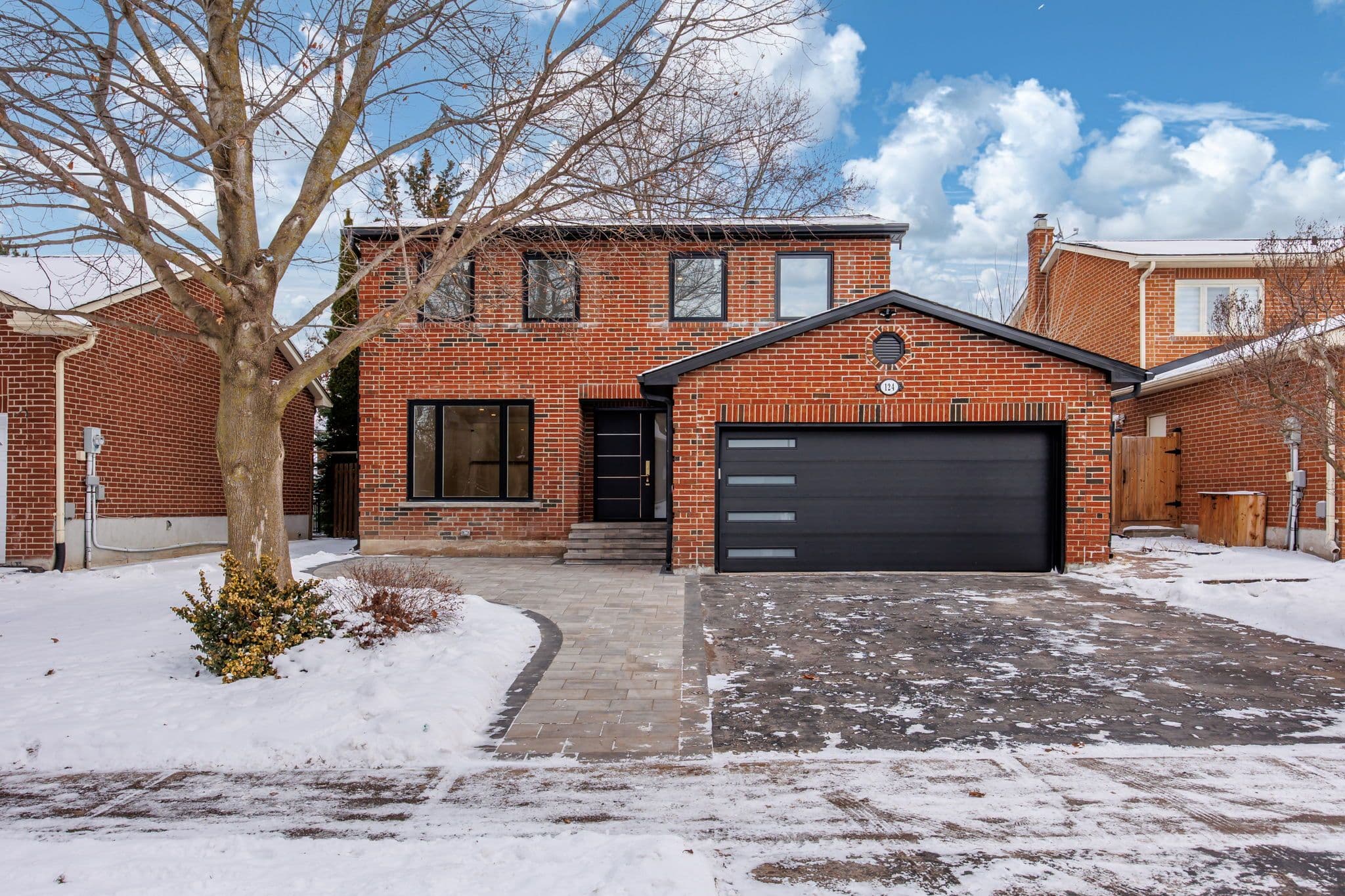124 Kingston Road, Newmarket, ON L3Y 5W7, Newmarket