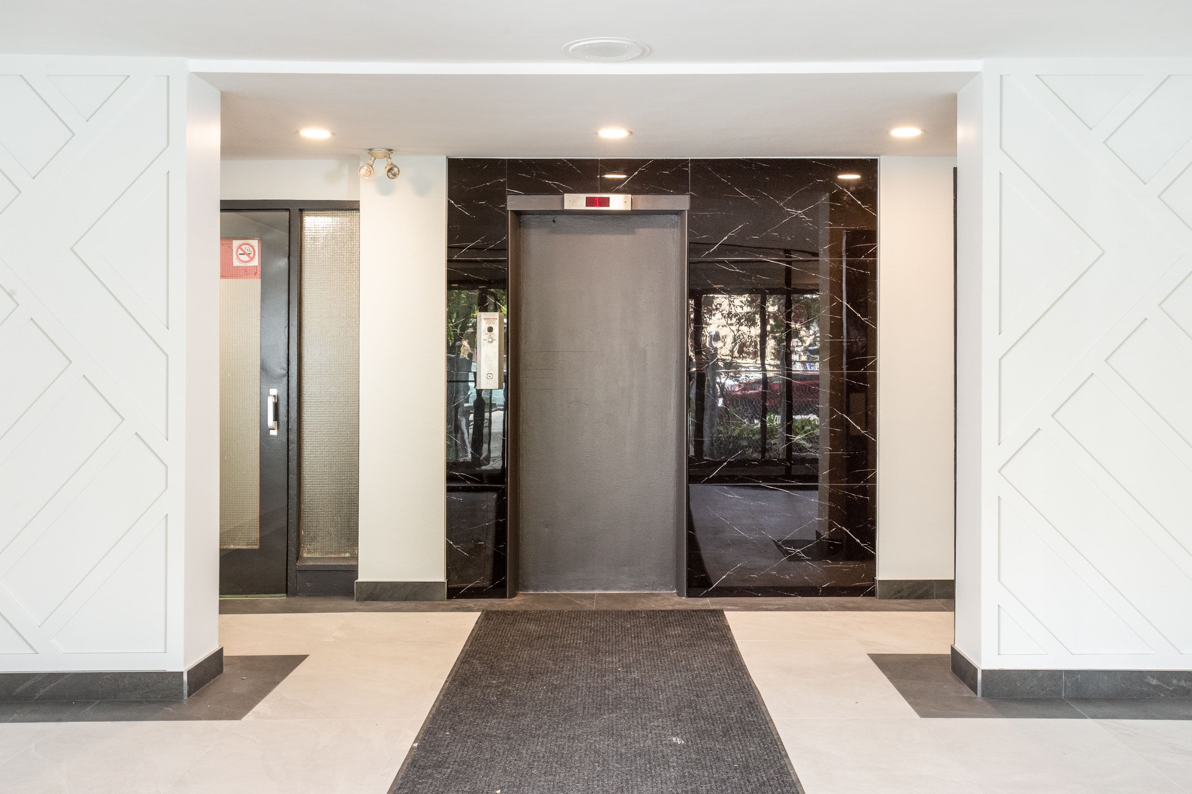 5 Hill Heights Road E 205, Toronto W07, ON M8Y 1Y9