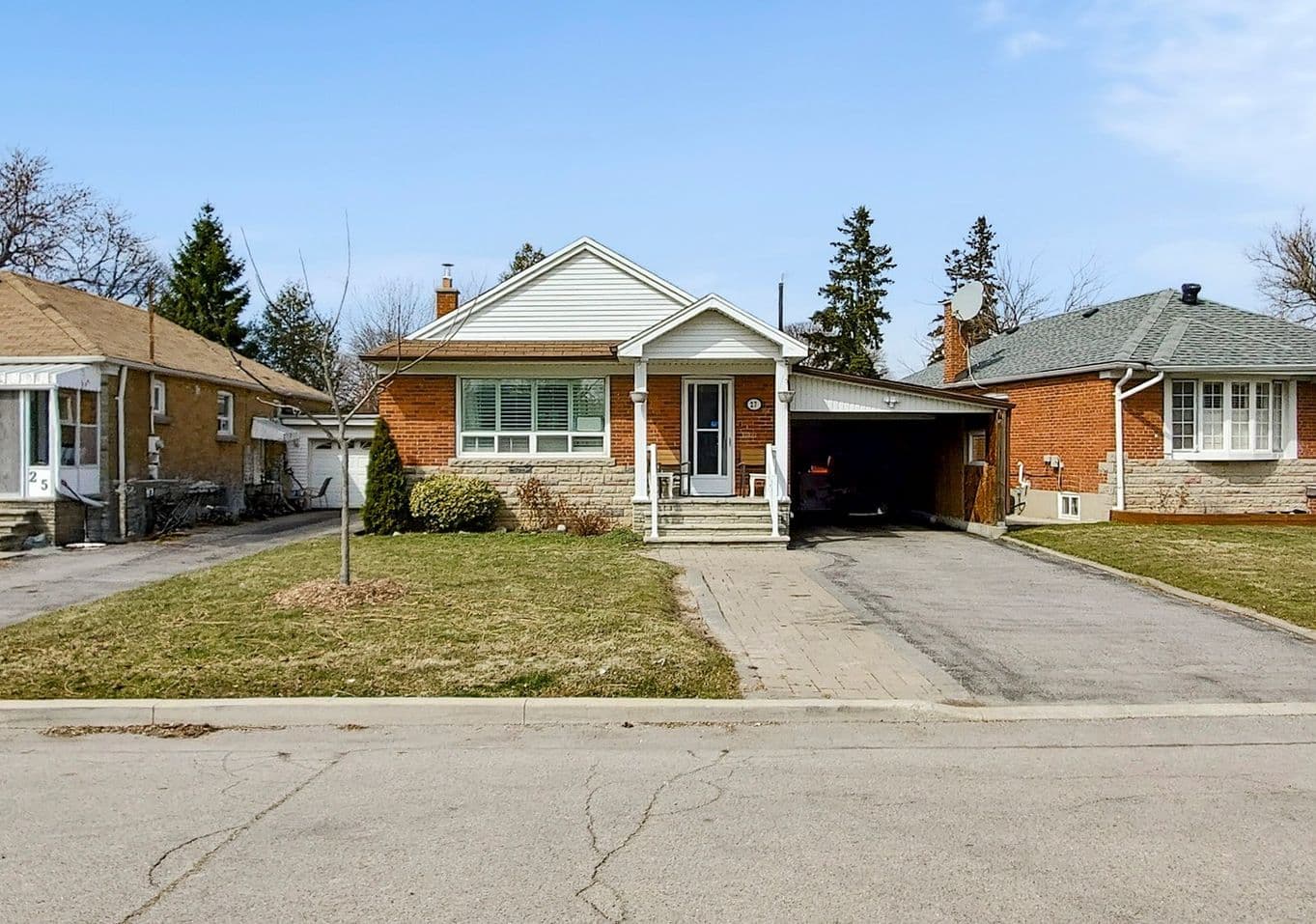 27 Archwood Crescent, Toronto E04, ON M1R 3M1