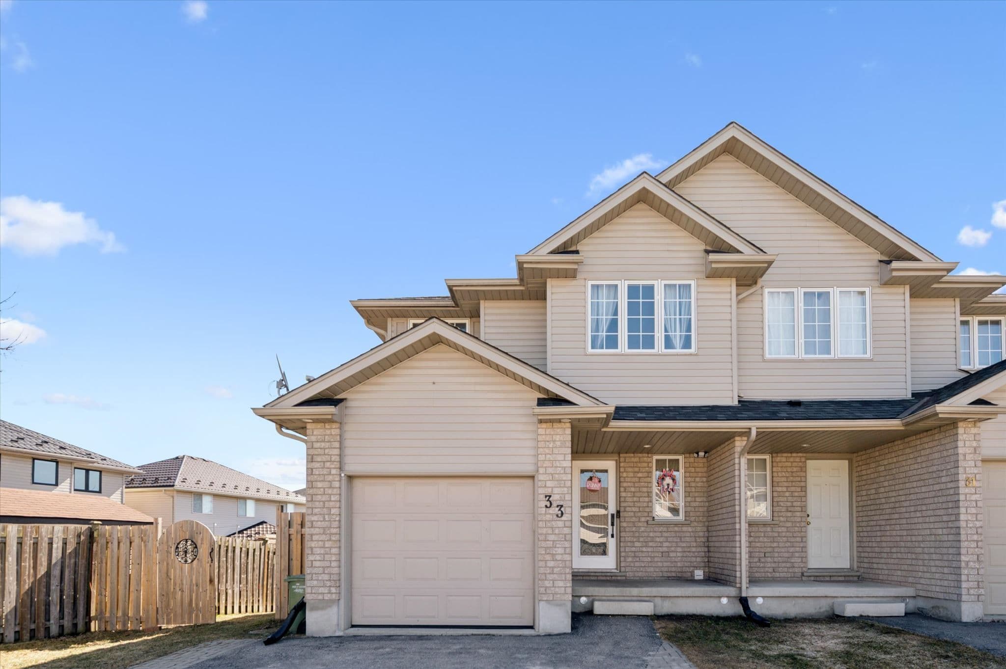 33 Sandcreek Lane, Guelph, ON N1E 7K9