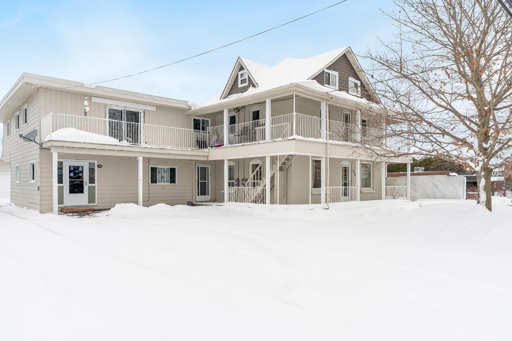 346 Lafontaine Road W, Tiny, ON L9M 0H1
