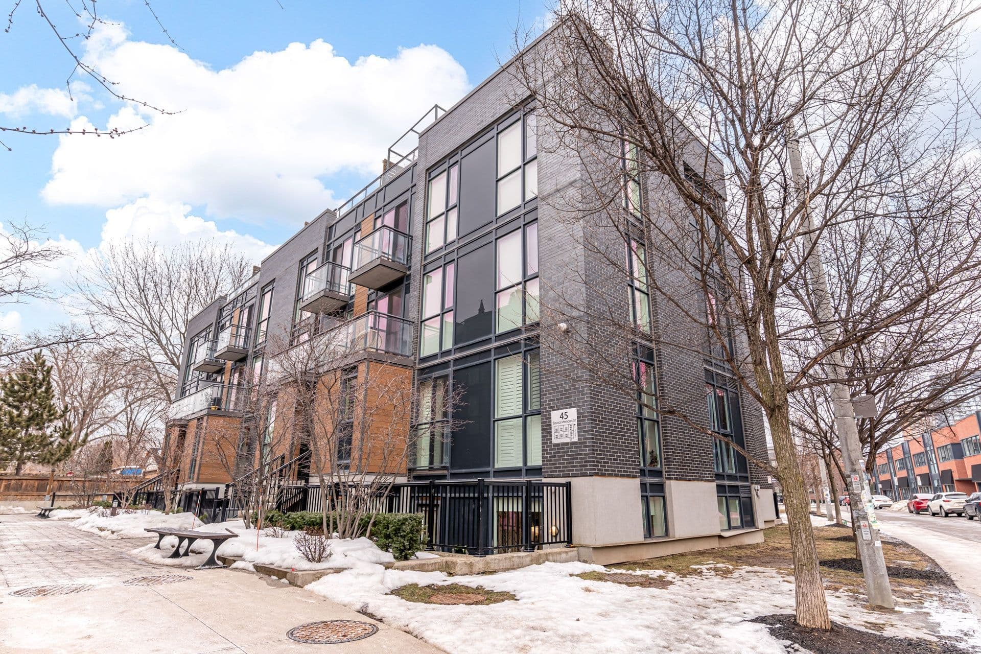 45 Sousa Mendes Street 101, Toronto W02, ON M6P 0A7