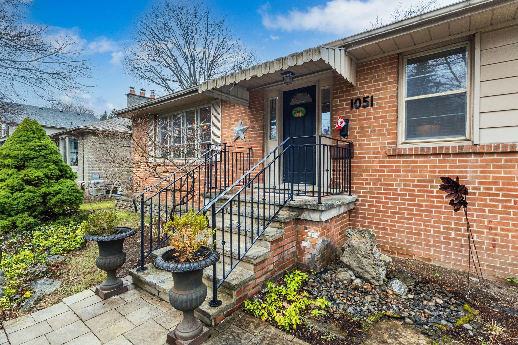 1051 Melvin Avenue, Oakville, ON L6J 2V8