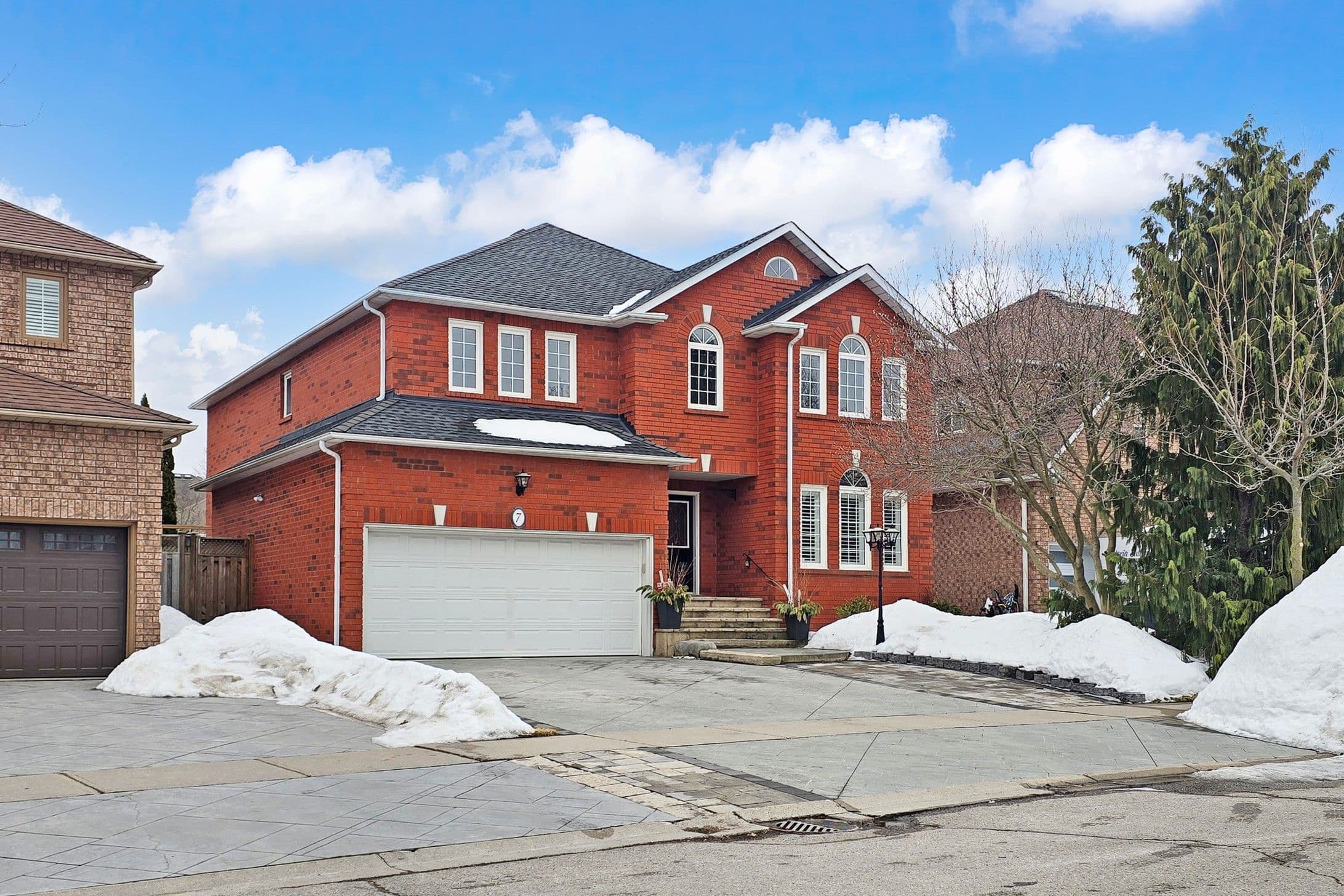 7 Finnegan Place, Whitby, ON L1R 2G2