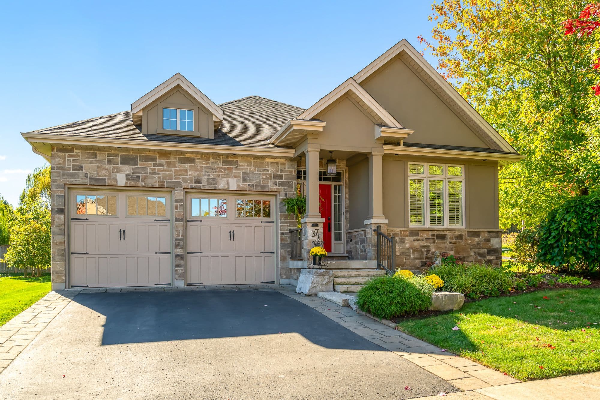 37 Hickory Avenue, Niagara-on-the-Lake, ON L0S 1J1