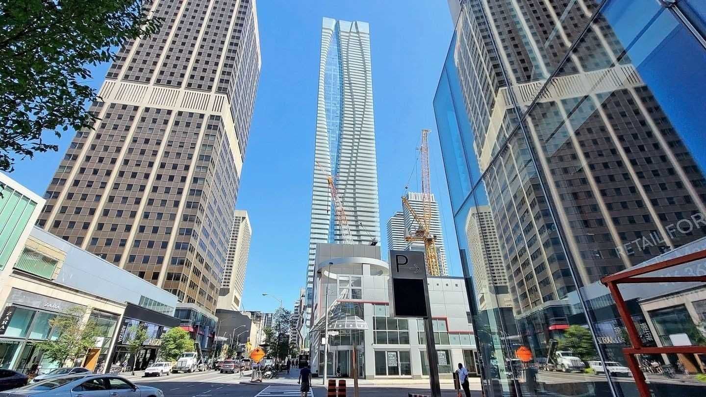 1 Bloor Street E 908, Toronto C08, ON M4W 1A9