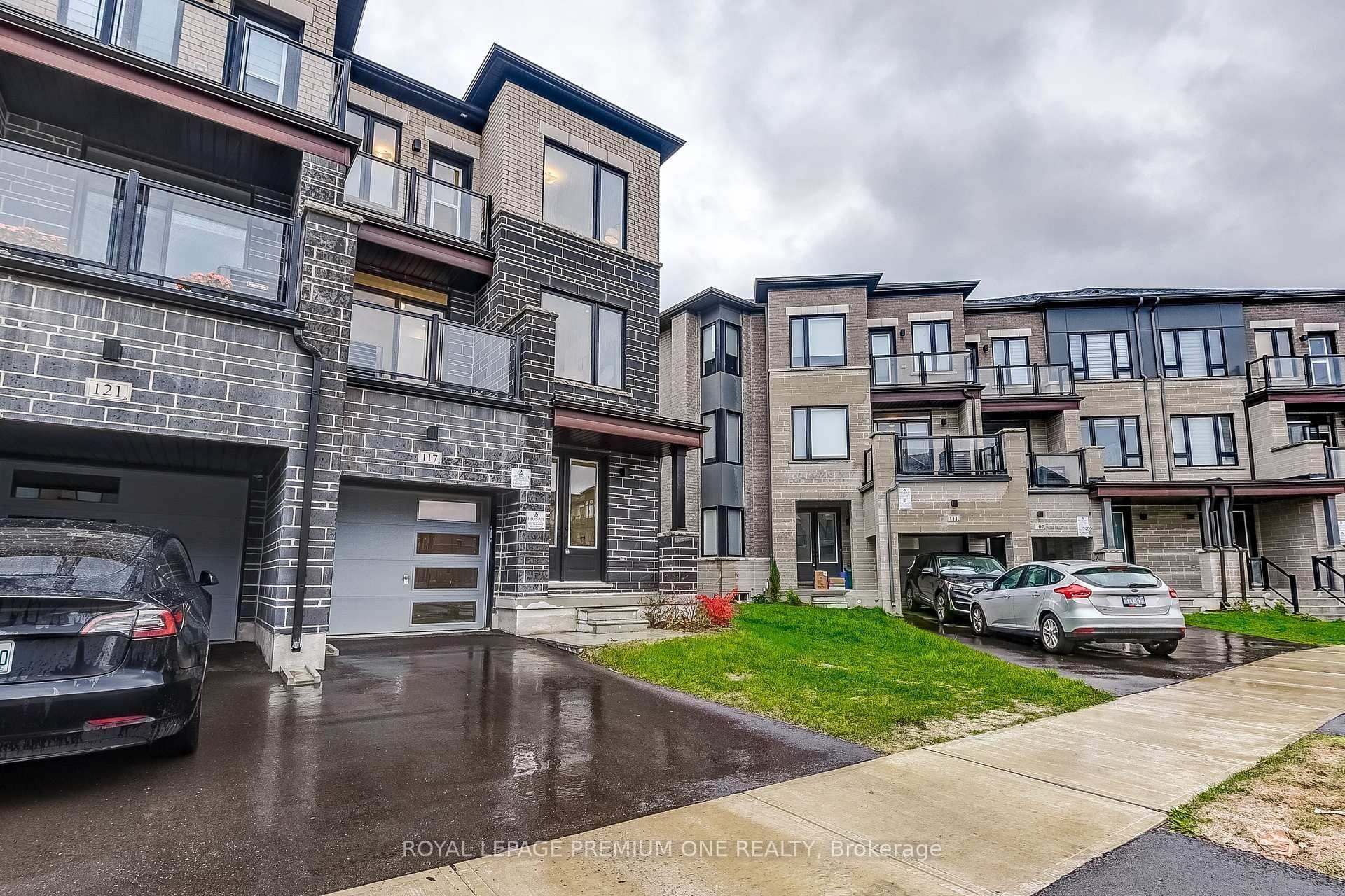 117 Tennant Circle, Vaughan, ON L4H 5L5