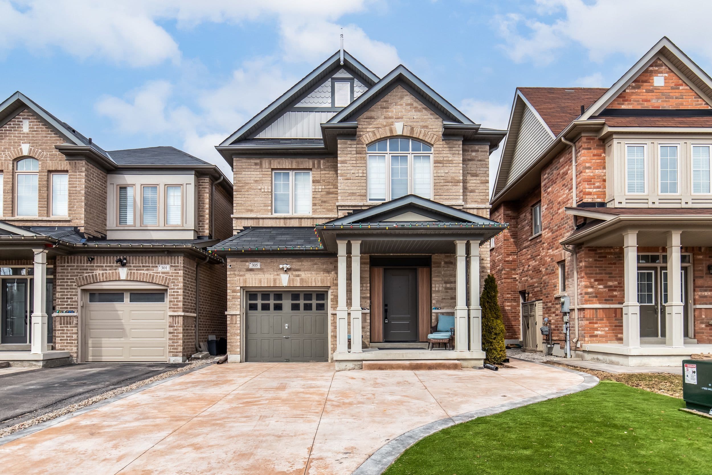 305 Moody Drive, Vaughan, ON L4H 3Z6