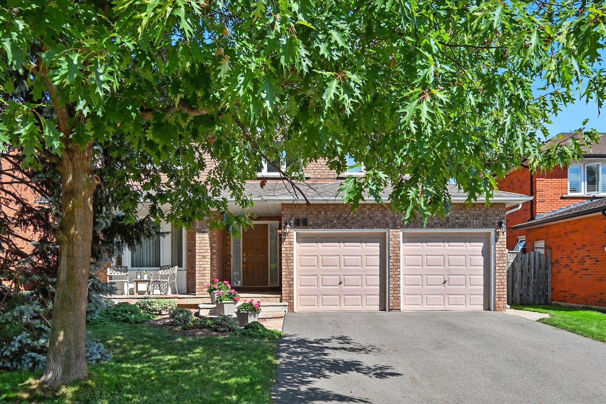 44 Inverhuron Trail, Oakville, ON L6H 5Z7