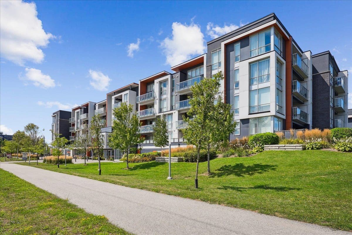 3028 Creekshore Common 105, Oakville, ON L6M 5K6