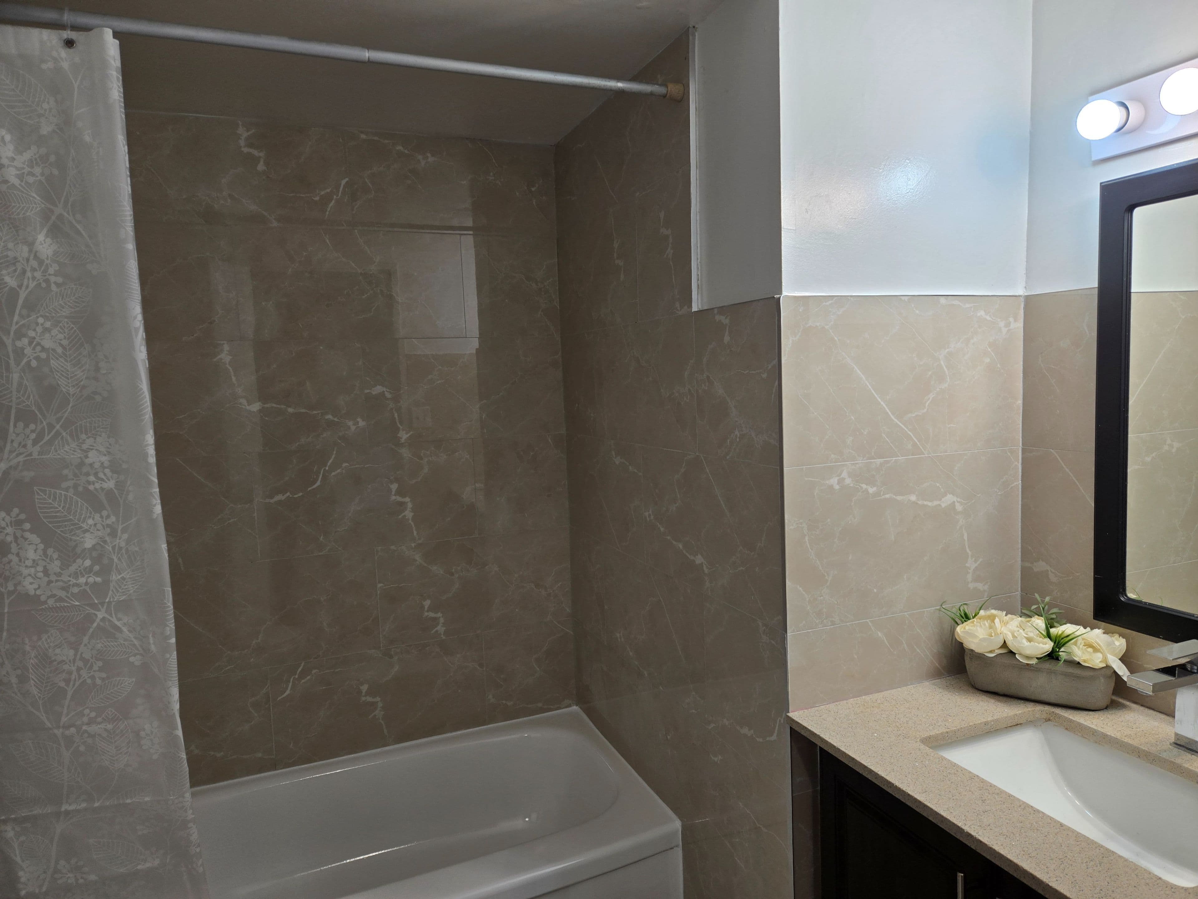 97 Nonquon Road Apt #302, Oshawa, ON L1G 3R8