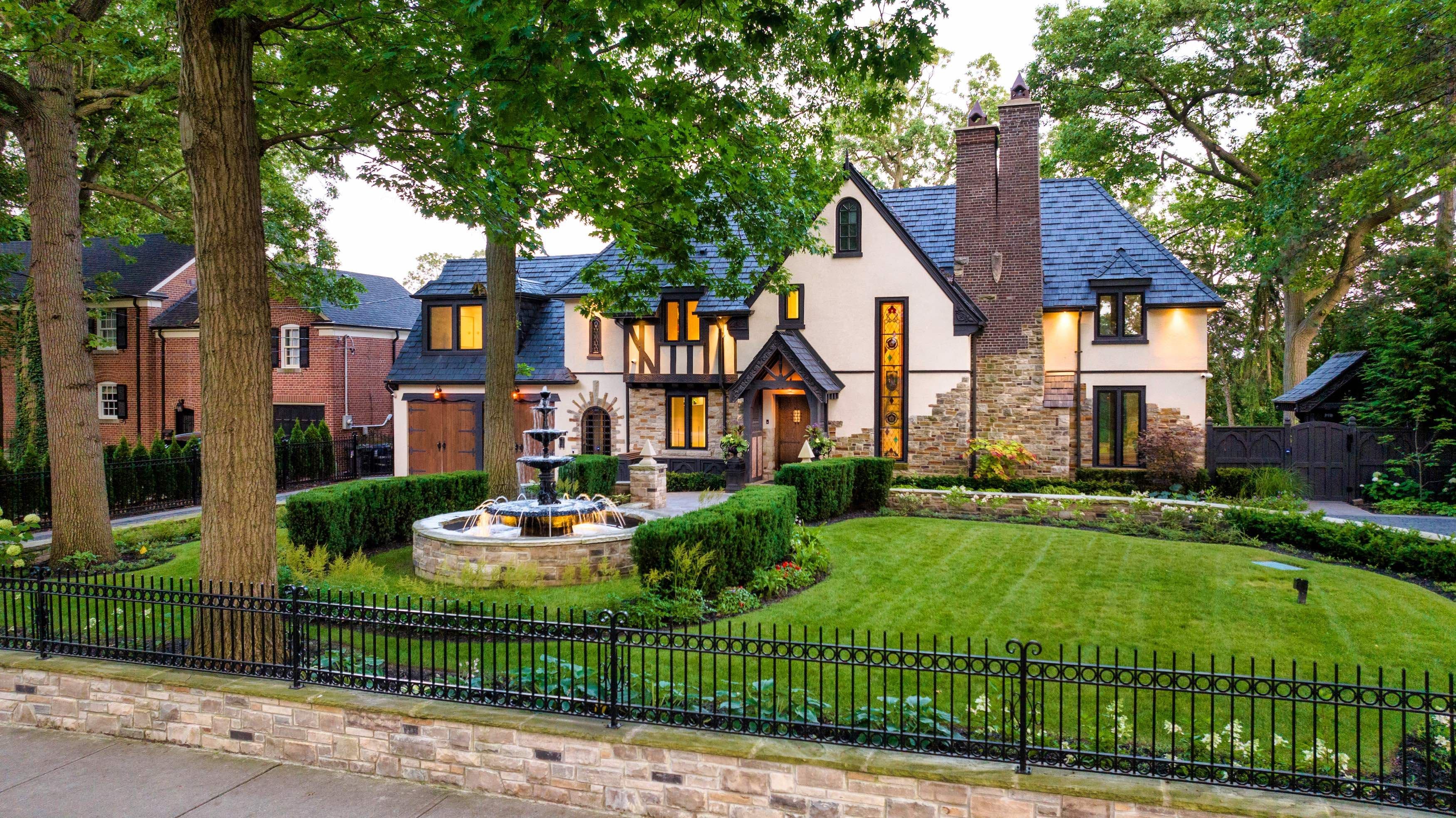 57 Baby Point Crescent, Toronto W02, ON M6S 2B7