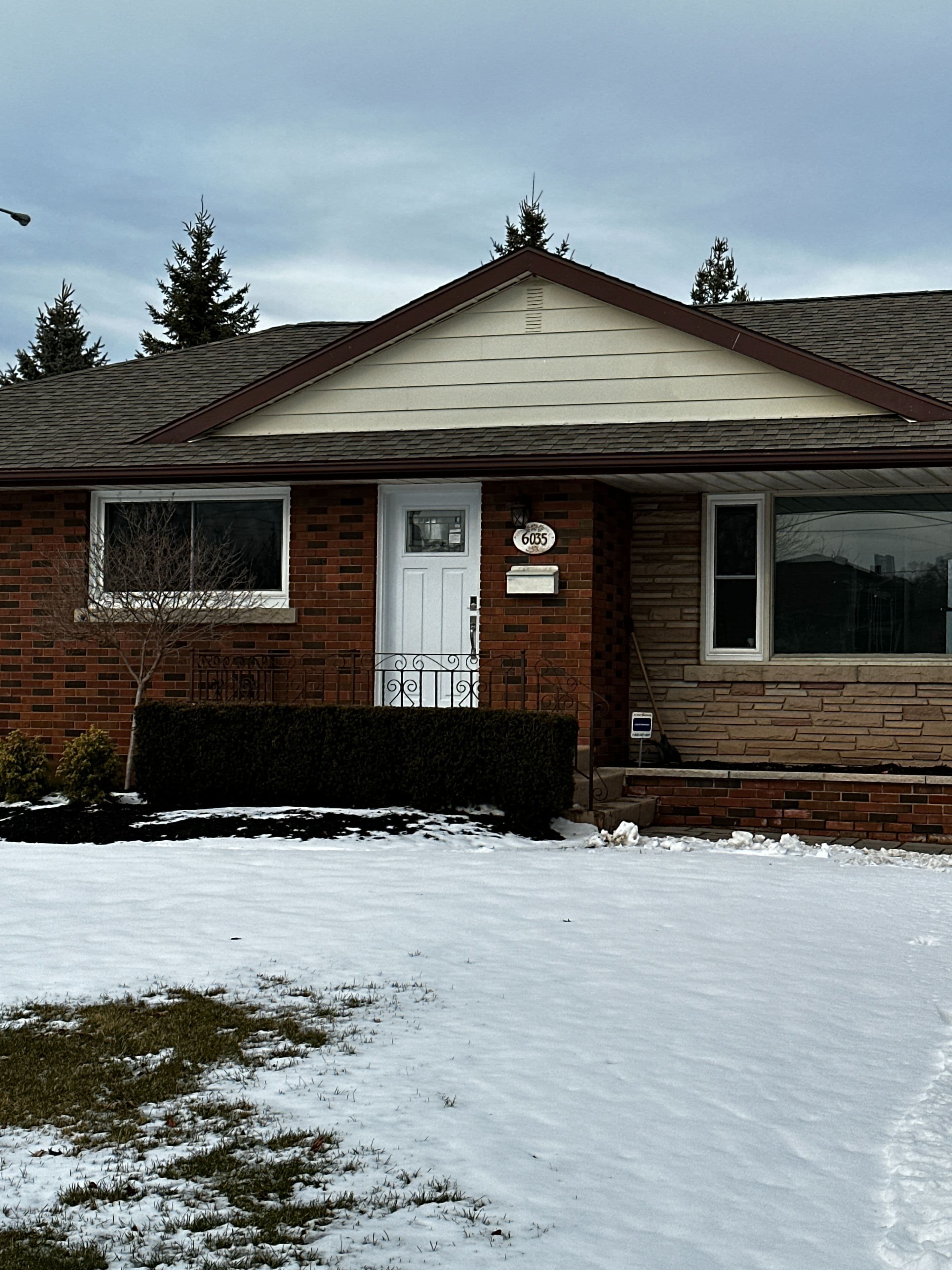 6035 BRITANNIA Crescent Lower, Niagara Falls, ON L2G 1C2