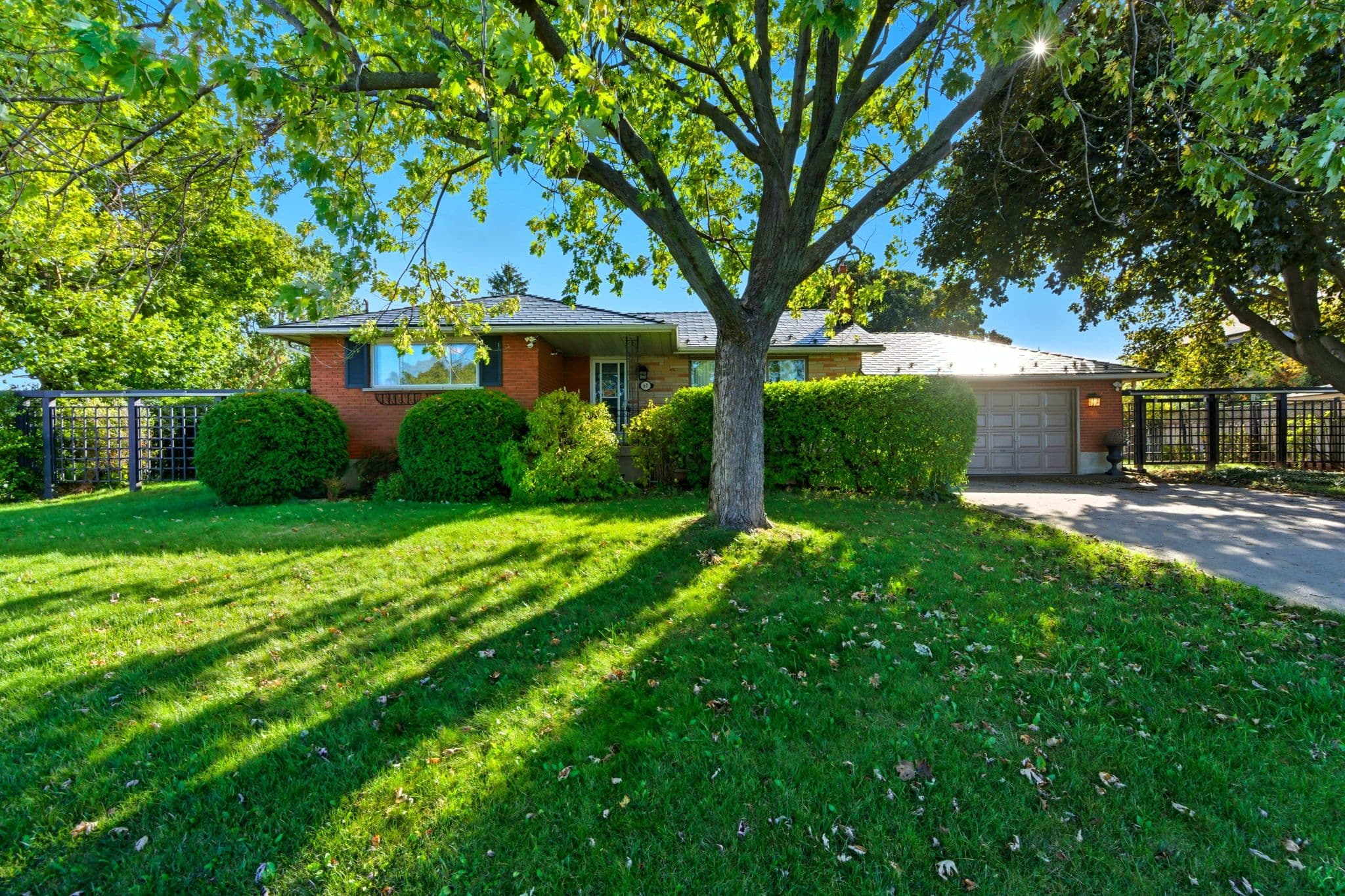 67 Lakeside Drive, Grimsby, ON L3M 2L3