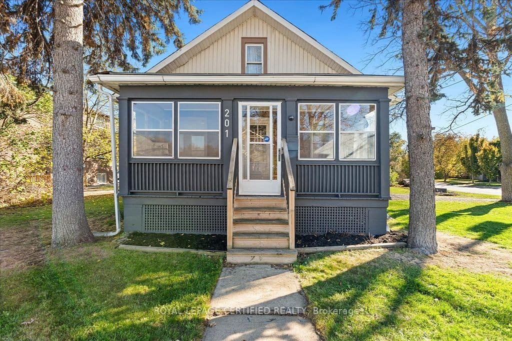 201 Station Street, Belleville, ON K8N 2T5