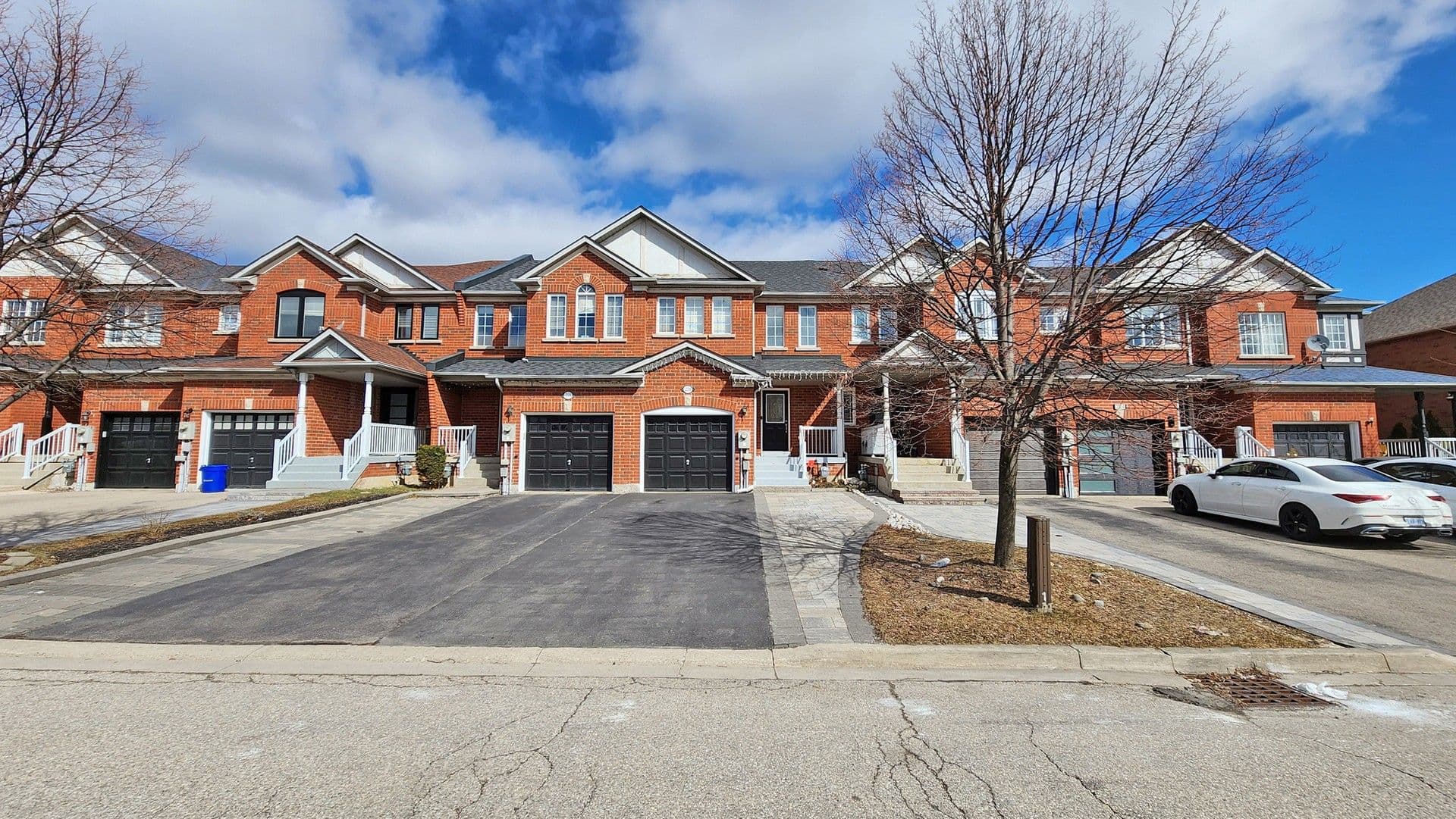 220 Deepsprings Crescent, Vaughan, ON L6A 3W1