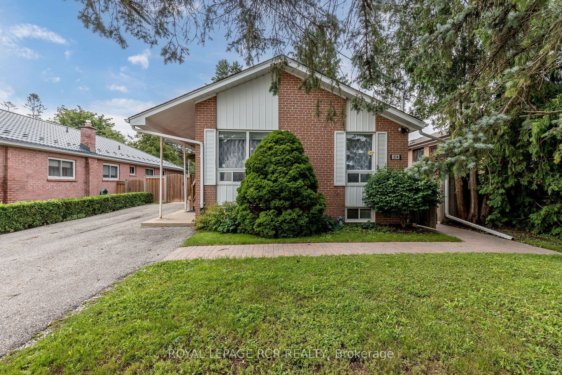 85 Child(Lower) Drive, Aurora, ON L4G 1Y8