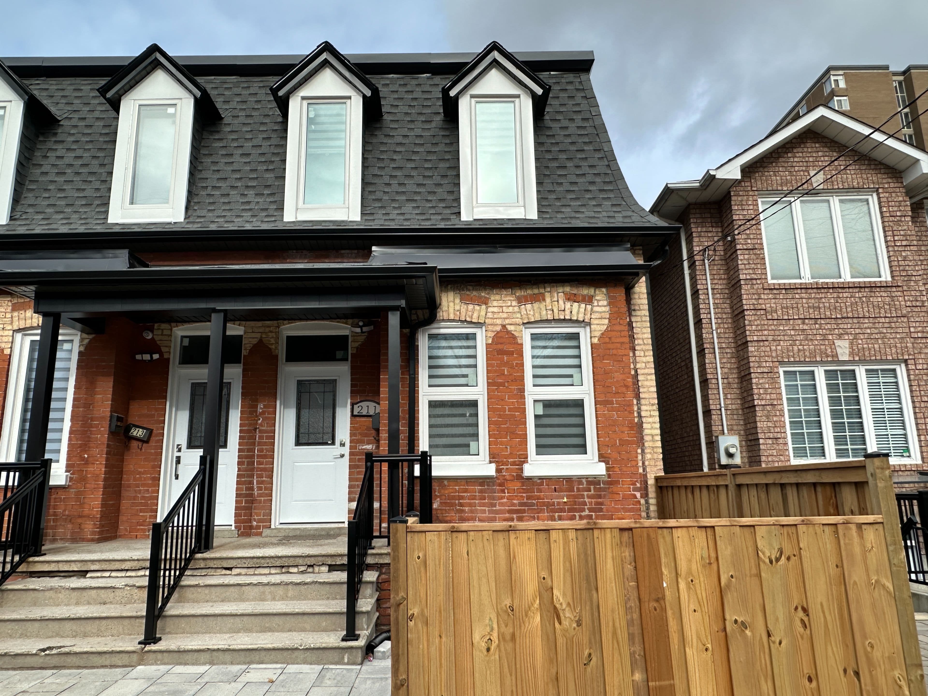 211 Osler Street Main Floor, Toronto W03, ON M6N 2Z2