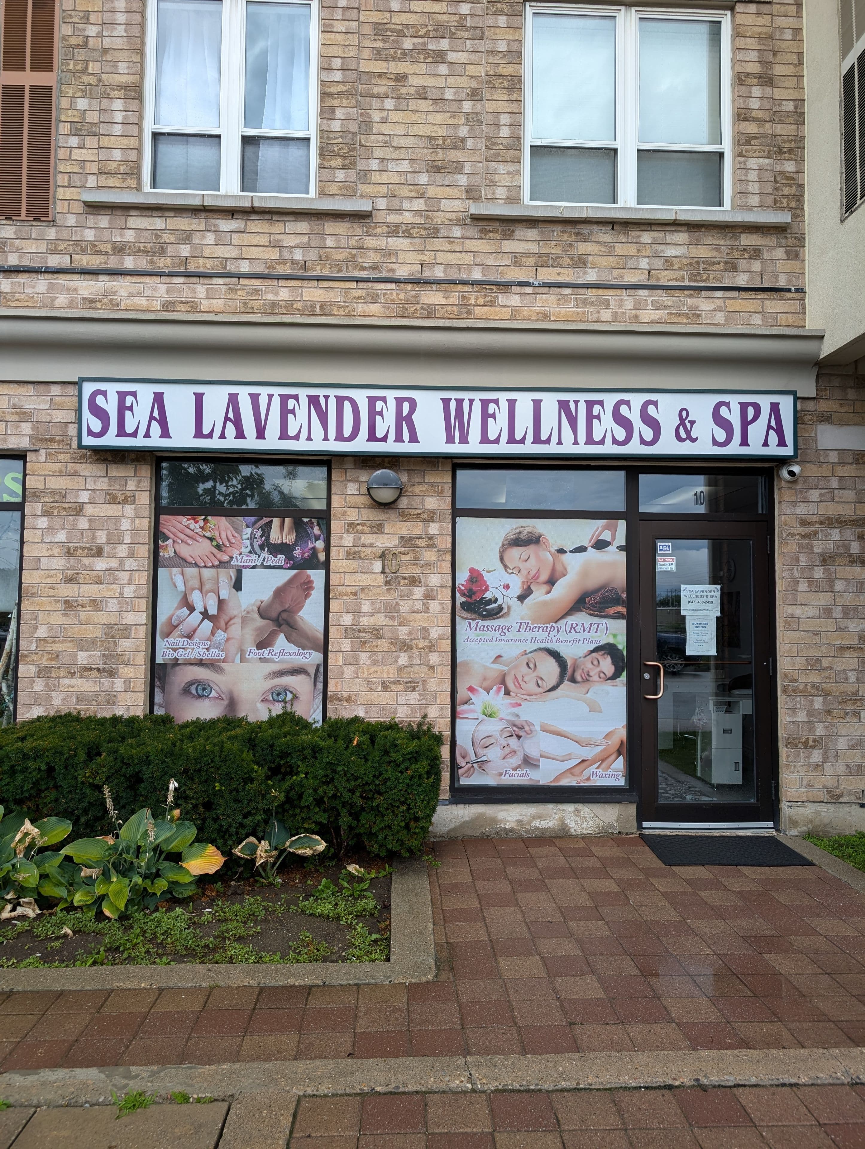 10 Roper Road, Toronto E04, ON M4L 0G6