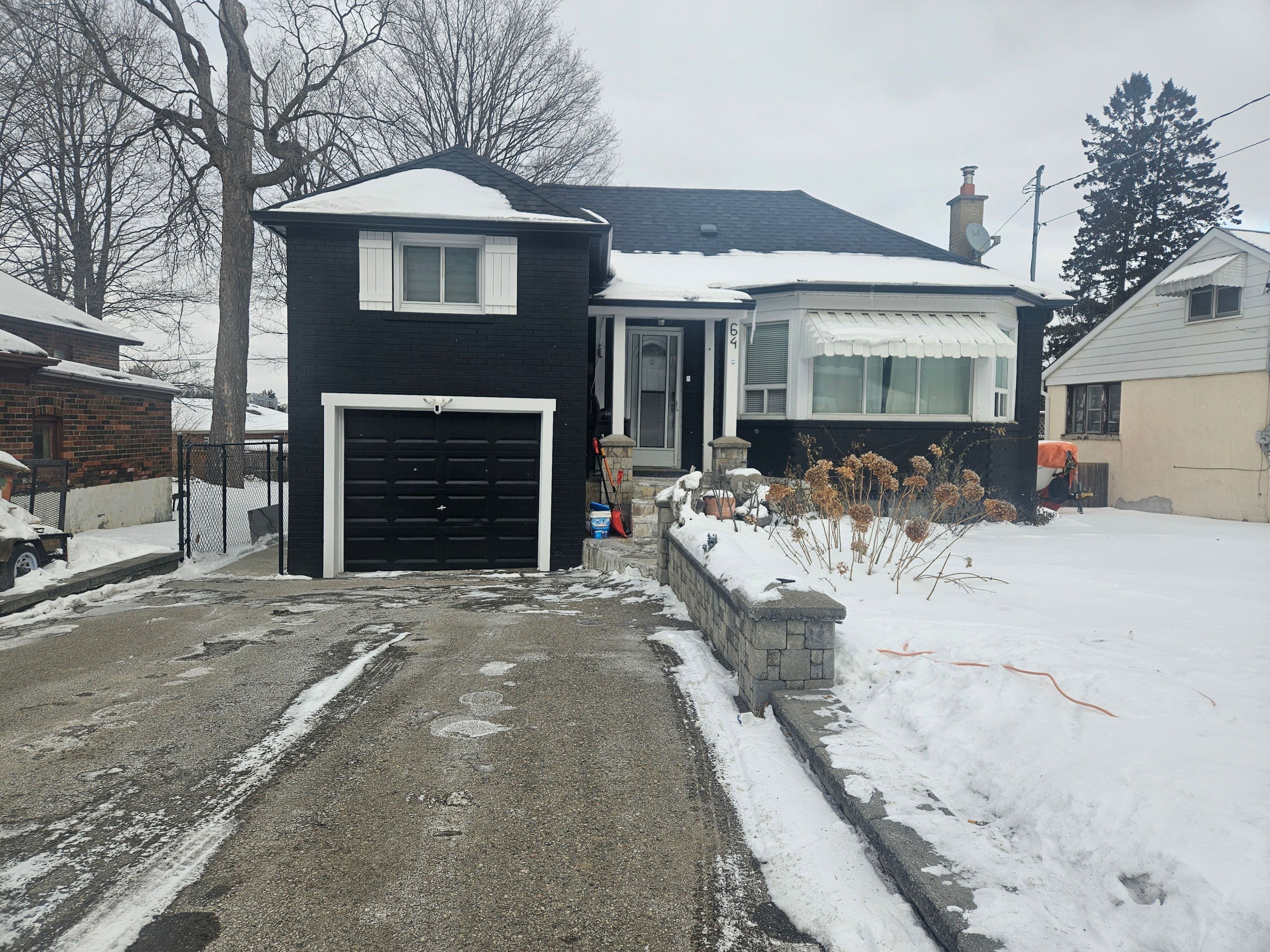 64 Pelmo Crescent, Toronto W04, ON M9N 2X5