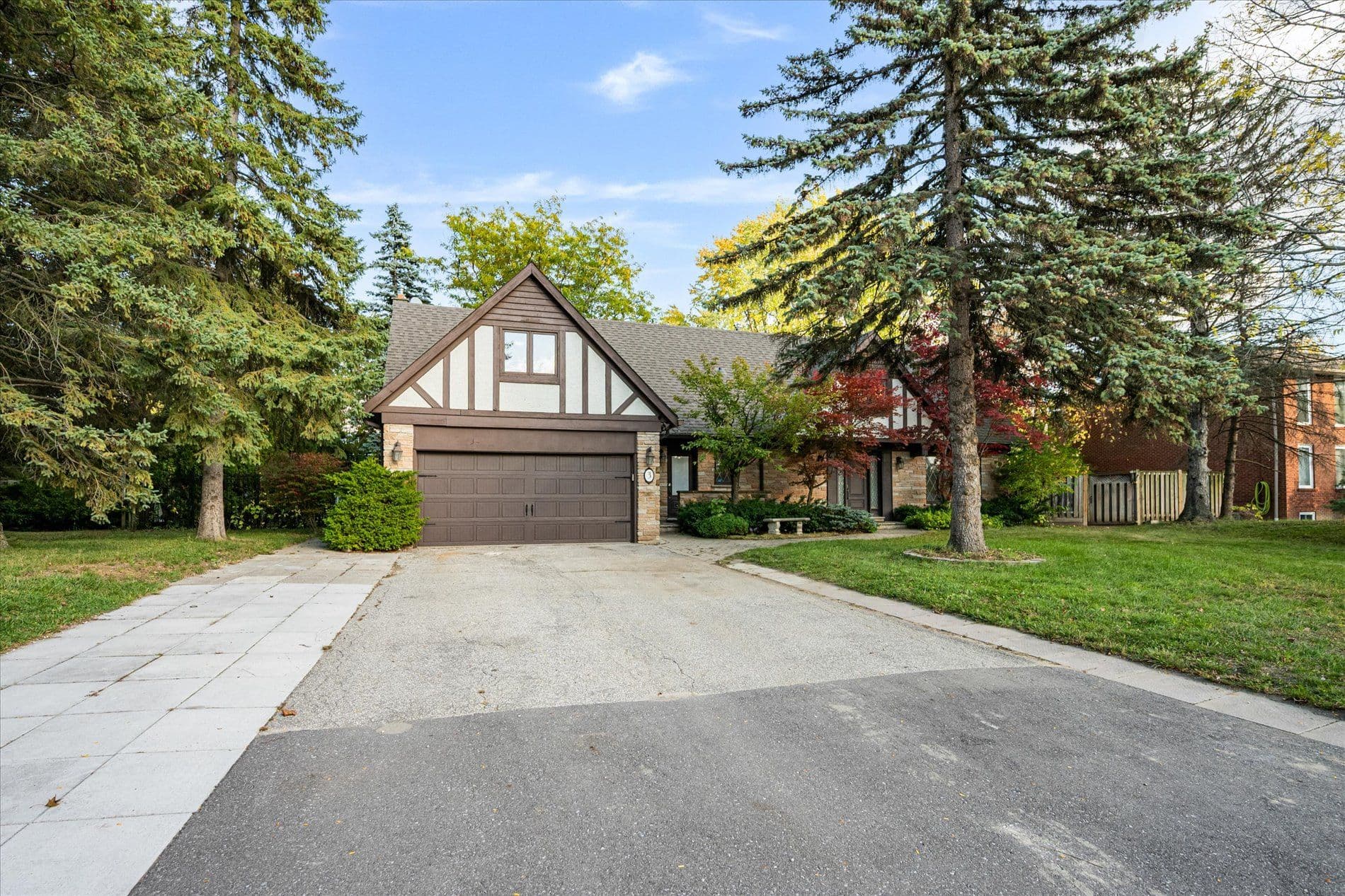 3 Old English Lane, Markham, ON L3T 2T8