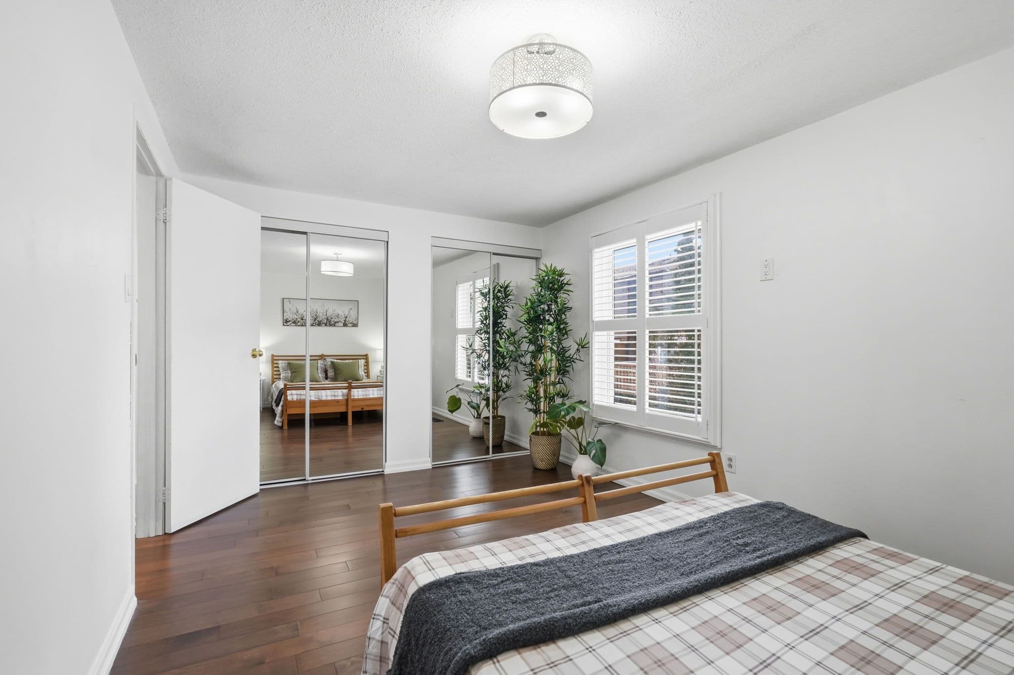 26 Laurel Valley Court, Vaughan, ON L4K 2B3