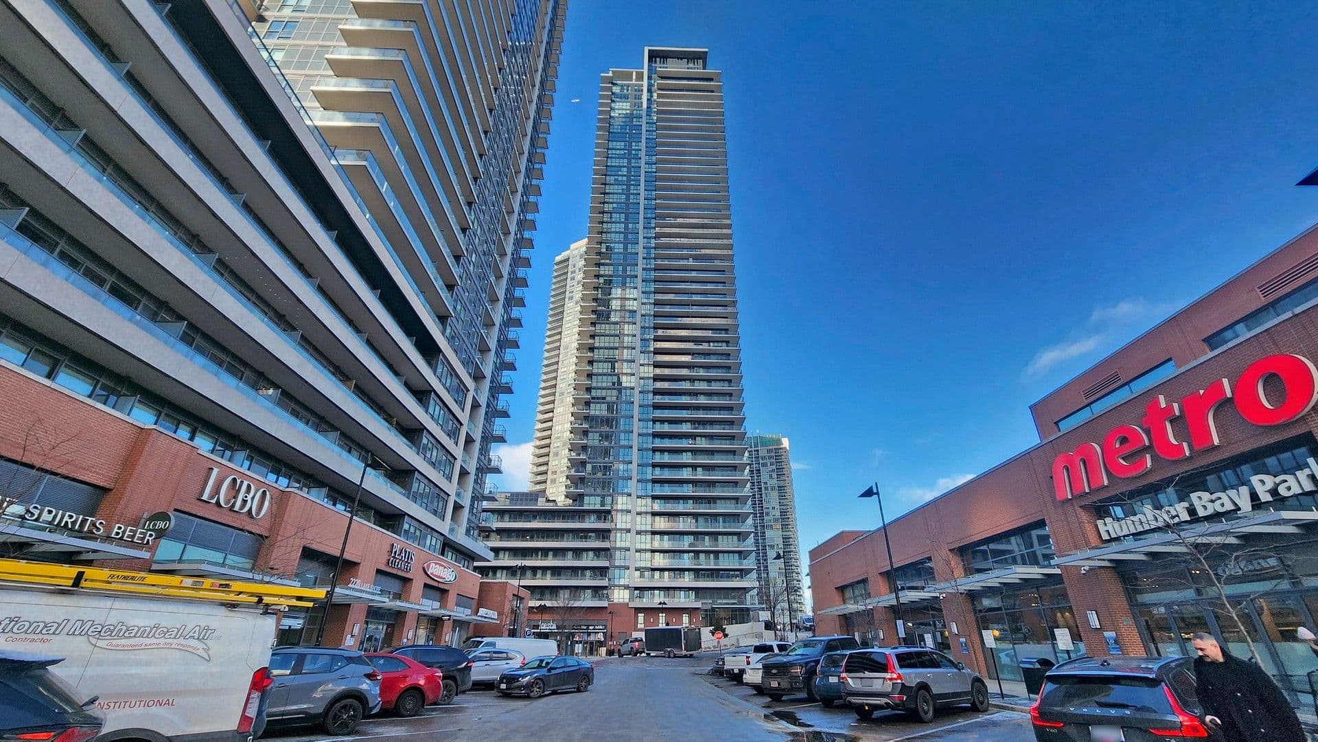 10 Park Lawn Road W 311, Toronto W06, ON M8Y 3H8