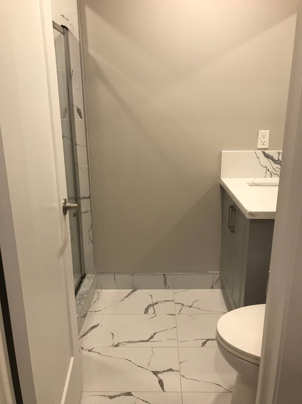 38 Grenville Street 2408, Toronto C01, ON M4Y 1A5