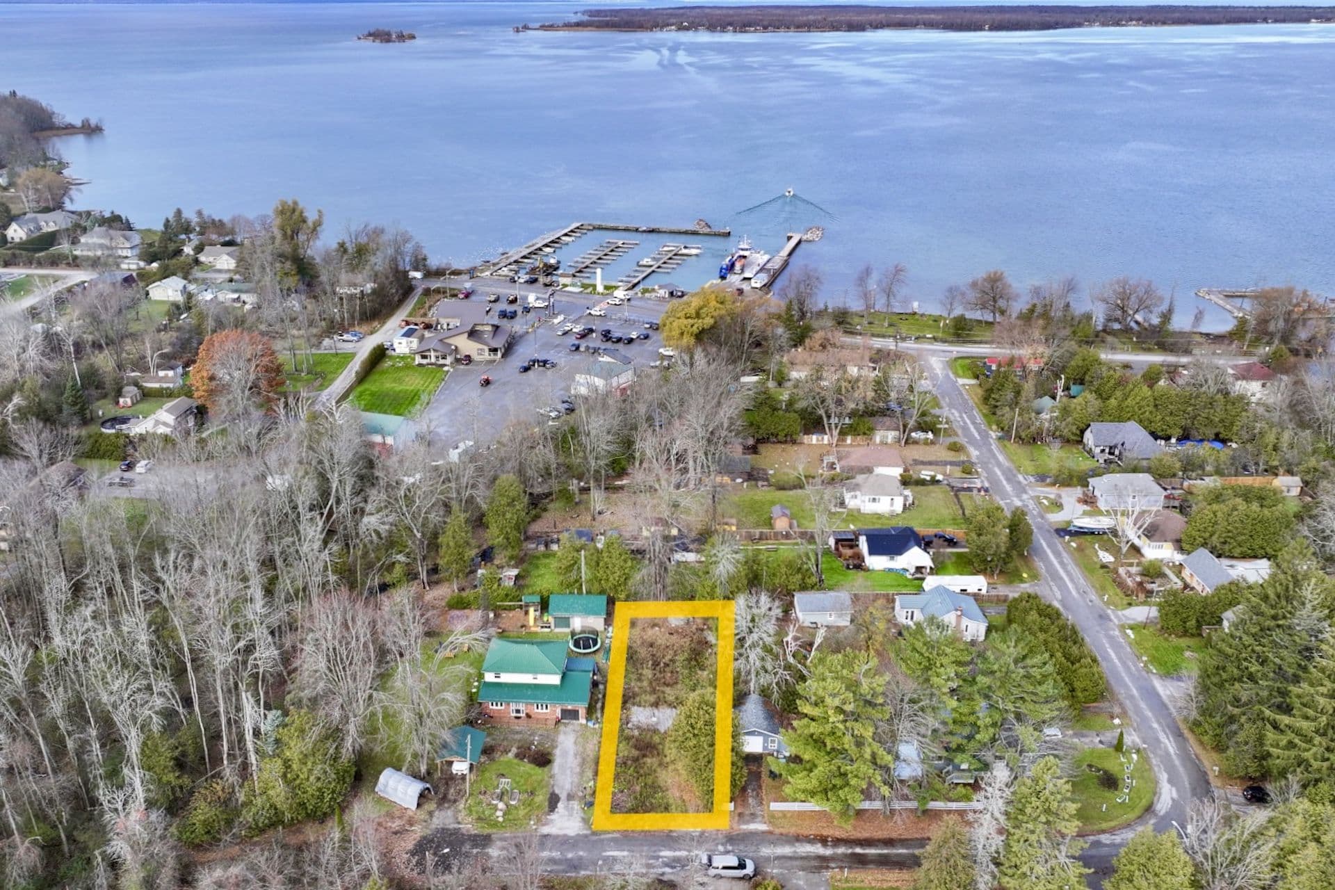 34 Della Street, Georgina, ON L0E 1R0