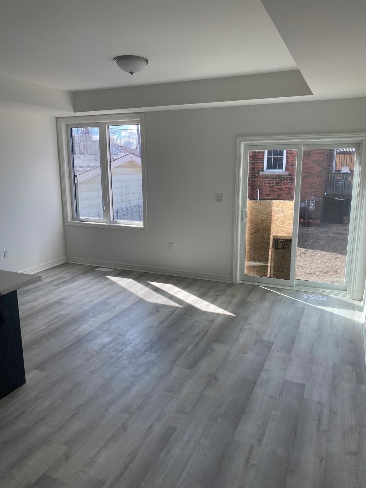 162 Glow Avenue, Hamilton, ON L8H 3W2