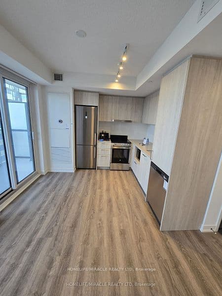 195 Commerce Street 2112, Vaughan, ON L4K 0P9