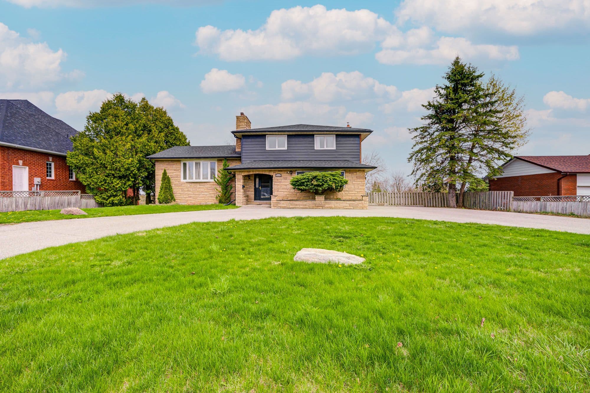 53 West Park Heights, Georgina, ON L4P 3T9