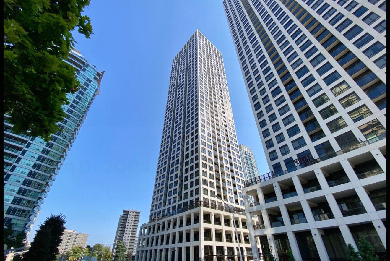 30 Elm Drive W 3902, Mississauga, ON L5B 0N6