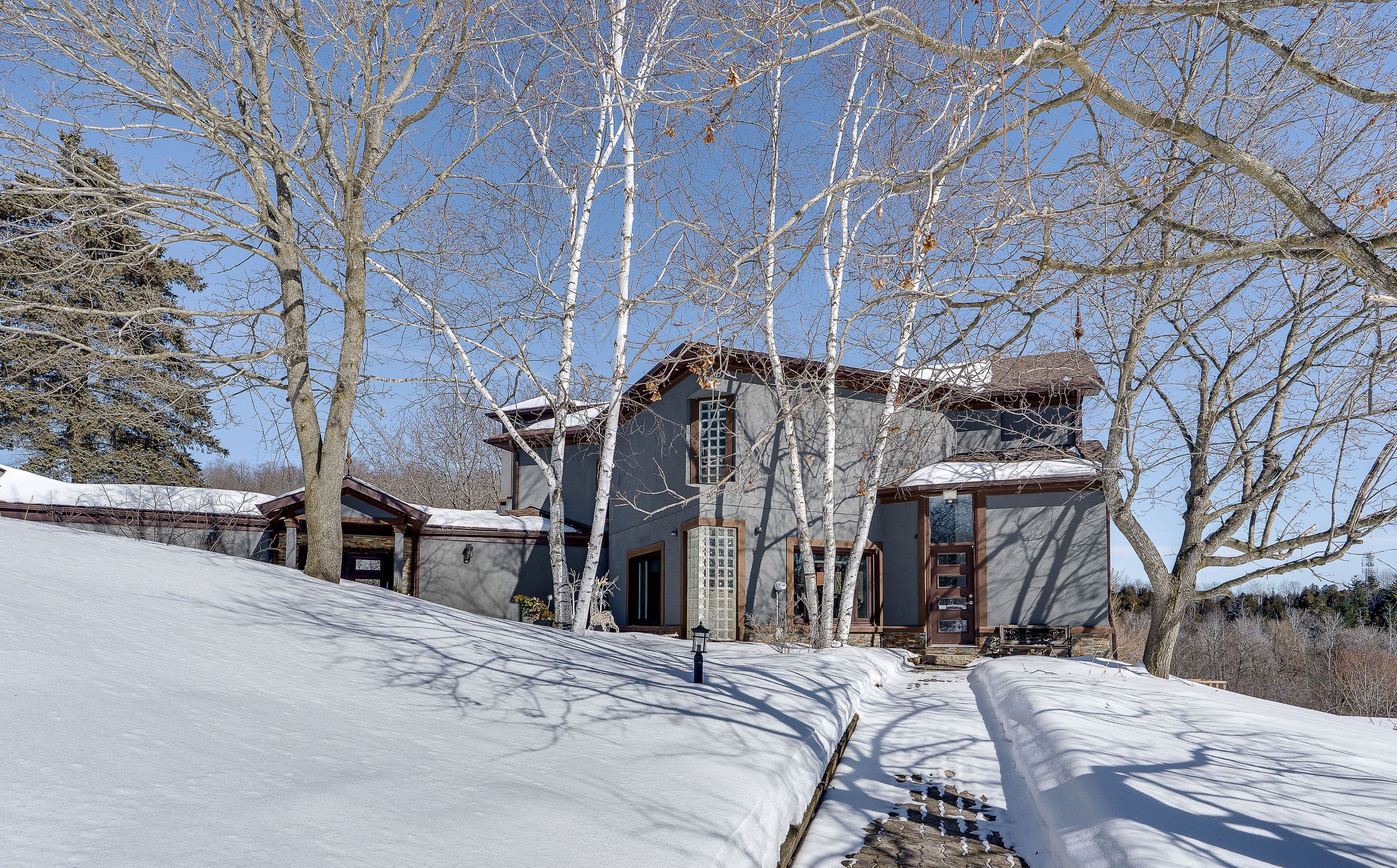 21 Bartley Drive, Caledon, ON L7E 0N1