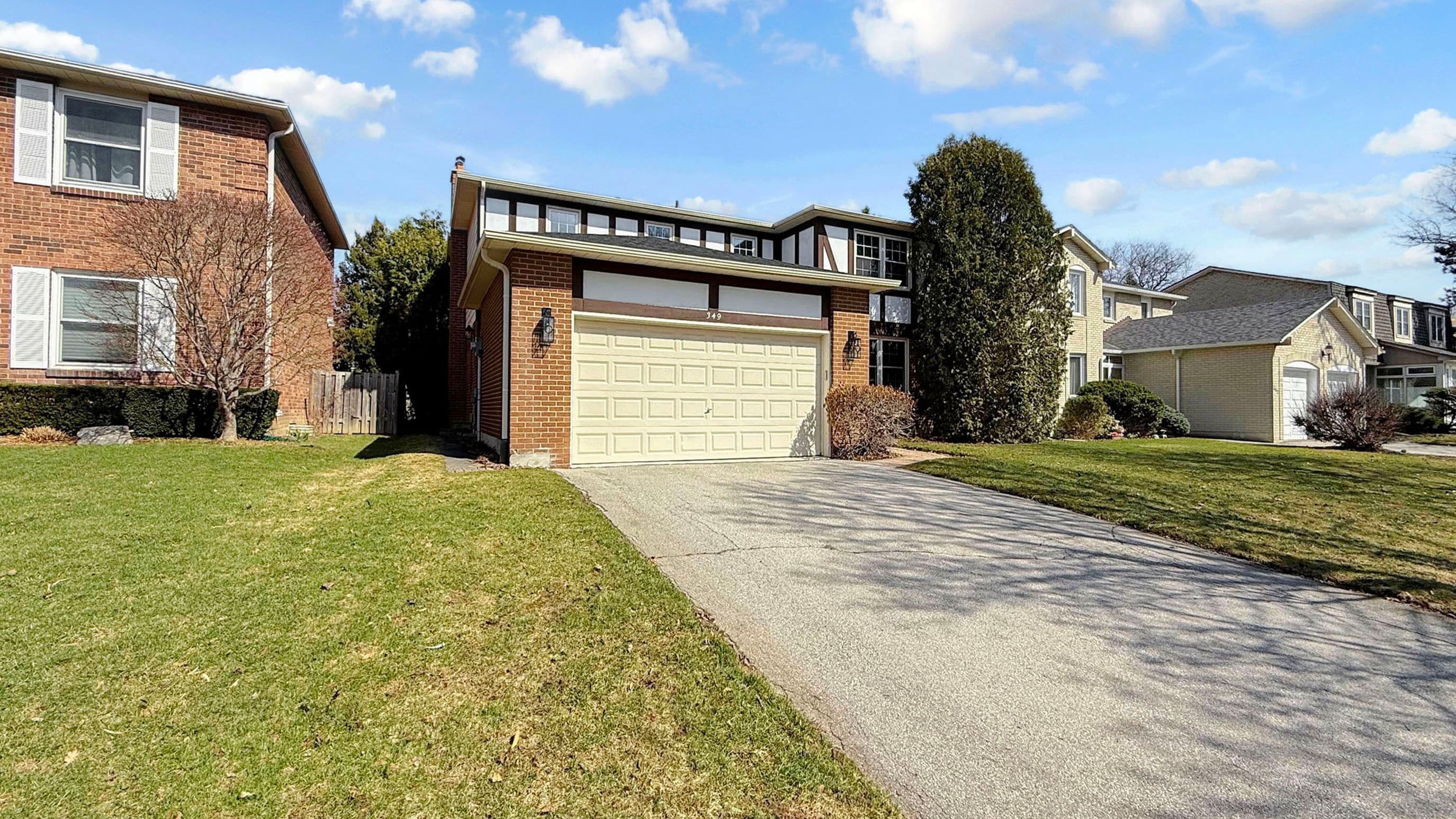 349 Banbury Road, Toronto C12, ON M2L 2V2