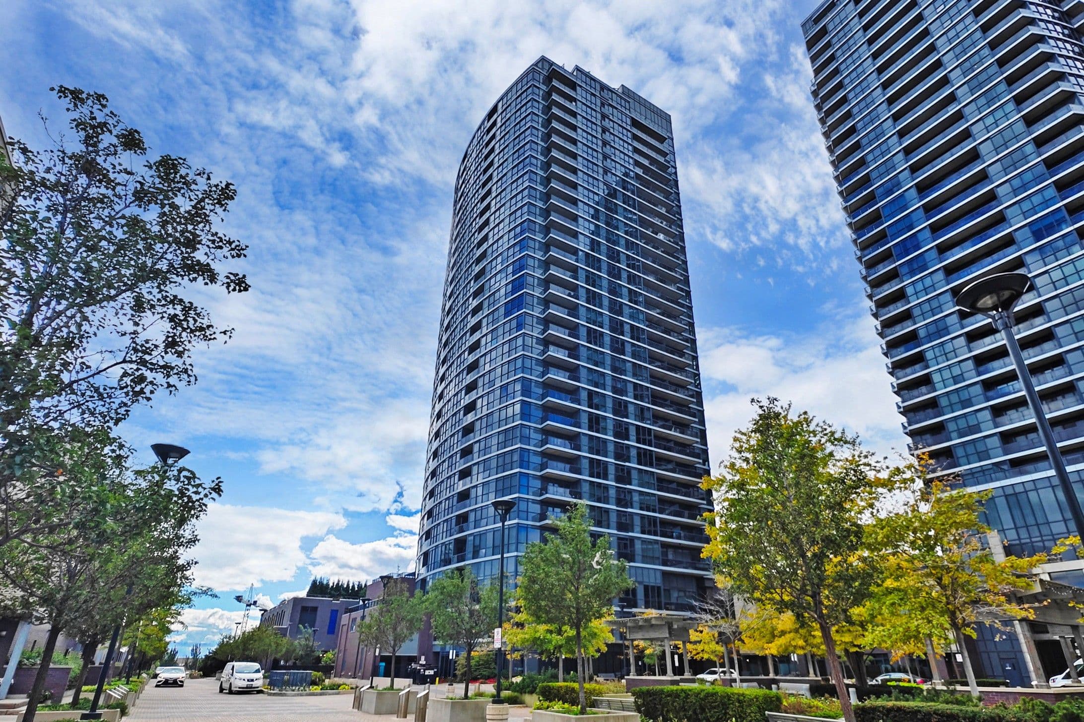 9 Valhalla Inn Road 2505, Toronto W08, ON M9B 0B2