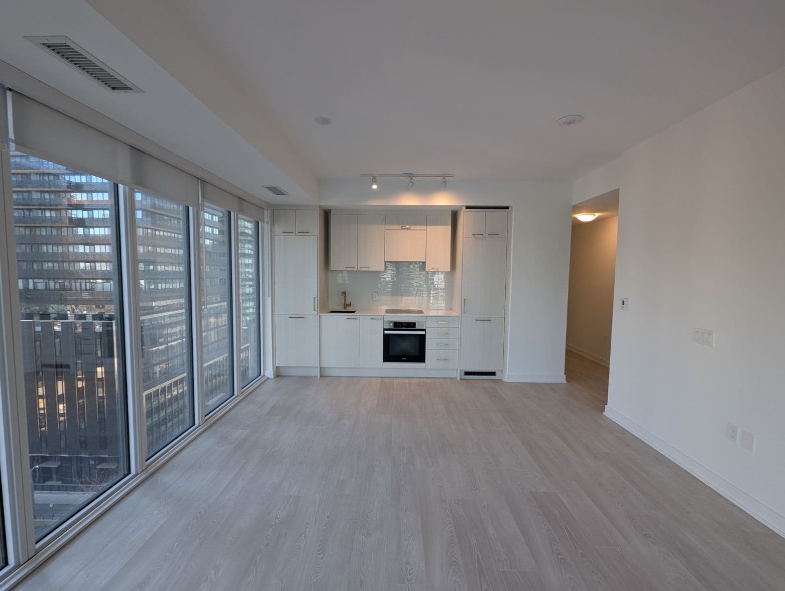 634 Church Street 909, Toronto C08, ON M4Y 2G3