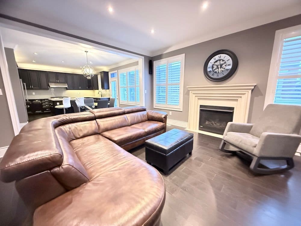 117 Novan Crescent, Aurora, ON L4G 0X7